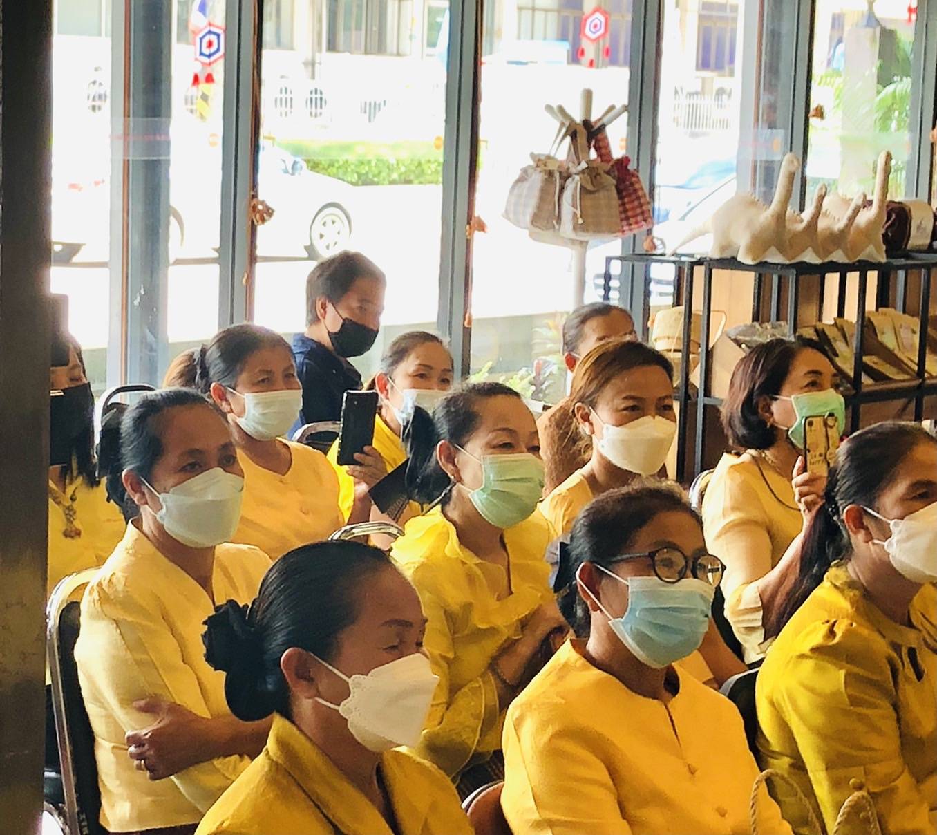 จังหวัดขอนแก่น : โชว์สินค้าโอทอปประจำถิ่นชื่อดังจัดทำชุดกระเช้าของขวัญขอนแก่นซีเล็ค เพิ่มช่องทางจัดจำหน่ายช่วยผู้ประกอบการในชุมชน