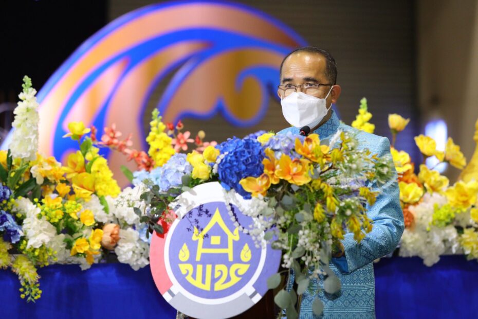 จังหวัดขอนแก่น : ร่วมพิธีเปิดงานศิลปาชีพประทีปไทย OTOP ก้าวไกลด้วยพระบารมี ปี 2565 เพื่อเฉลิมพระเกียรติ ‘สมเด็จพระพันปีหลวง’ 90 พรรษา ตระการตาผ้าไทยกว่าสามแสนผืน พร้อมผลิตภัณฑ์งานหัตถศิลป์อันทรงคุณค่า และกองทัพสินค้า OTOP ทั่วประเทศ