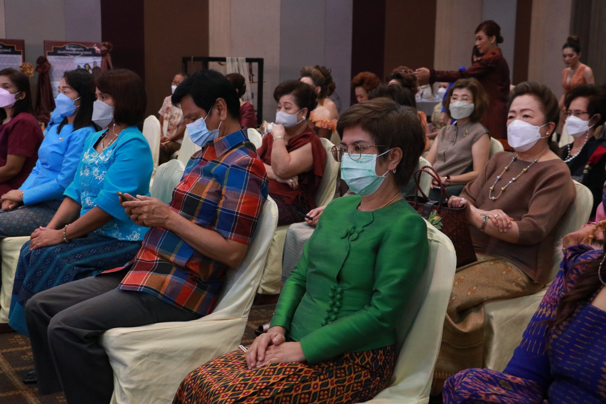 พช.ขอนแก่น : ร่วมกิจกรรมการประกวดผ้าไหมมัดหมี่ลายอัตลักษณ์อุทยานธรณีขอนแก่นฯ