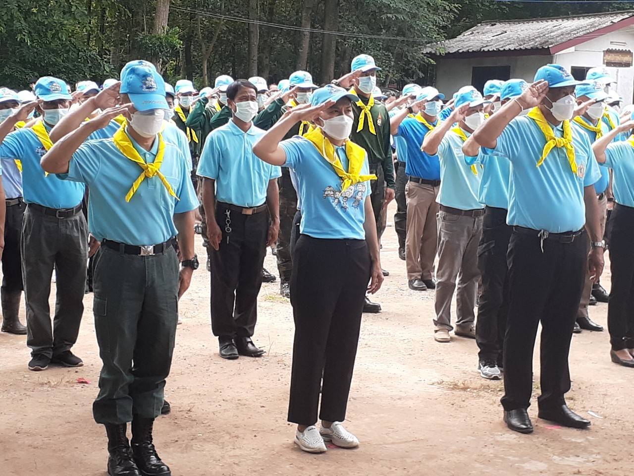 จังหวัดขอนแก่น : จิตอาสาขอนแก่น ร่วมปลูกป่าเพิ่มพื้นที่สีเขียวเฉลิมพระเกียรติ พระบรมราชชนนีพันปีหลวง 12 สิงหาคม 2565