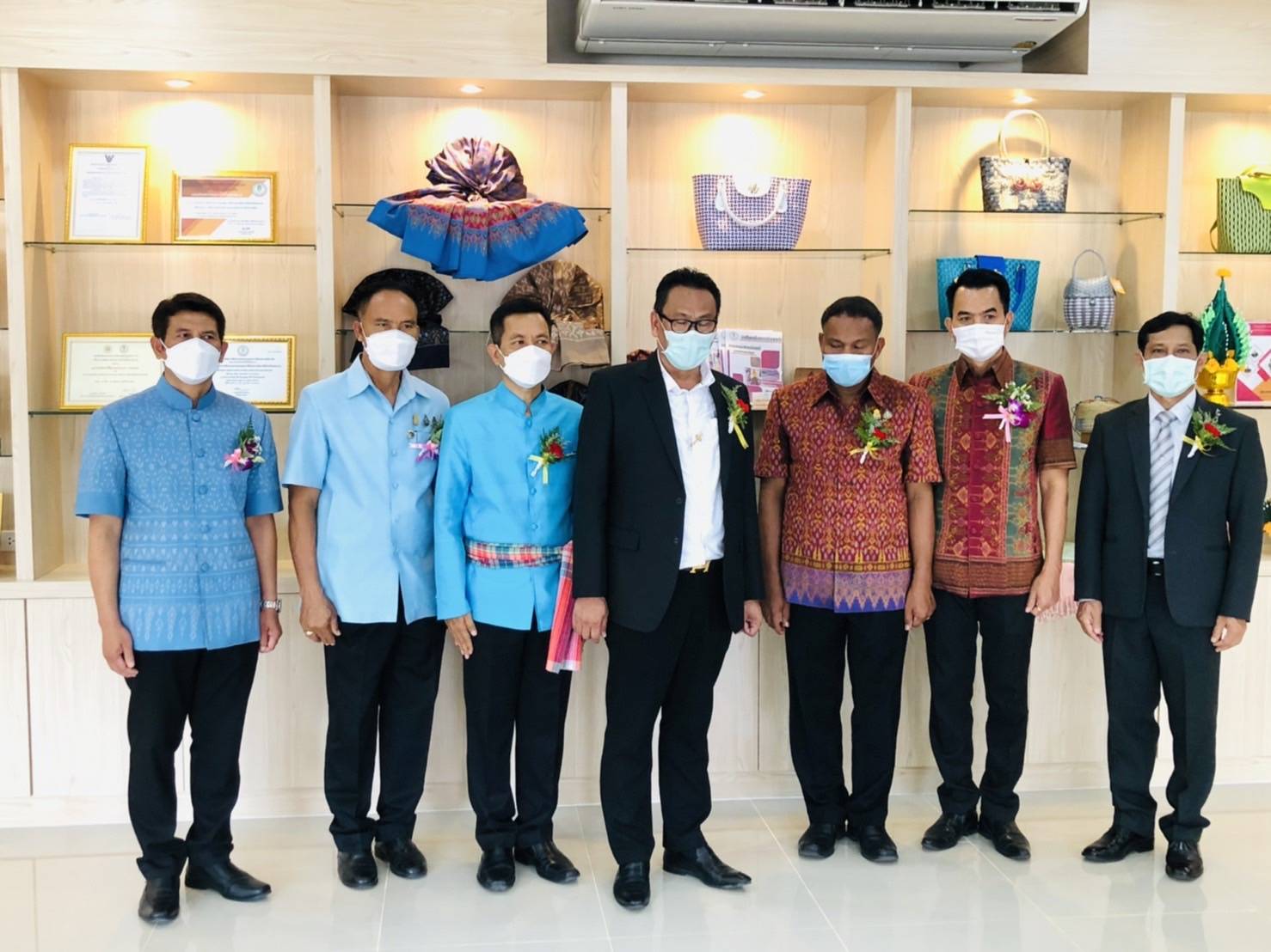 พช.ขอนแก่น : ร่วมเป็นเกียรติในพิธีเปิด “ งานมหกรรมวิชาการ 1 กศน.ตำบล 1 หลักสูตรอาชีพคุณภาพ “ สำนักงาน กศน.จังหวัดขอนแก่น ประจำปีงบประมาณ พ.ศ. 2565 และร่วมลงนามบันทึกข้อตกลงความร่วมมือทางวิชาการ