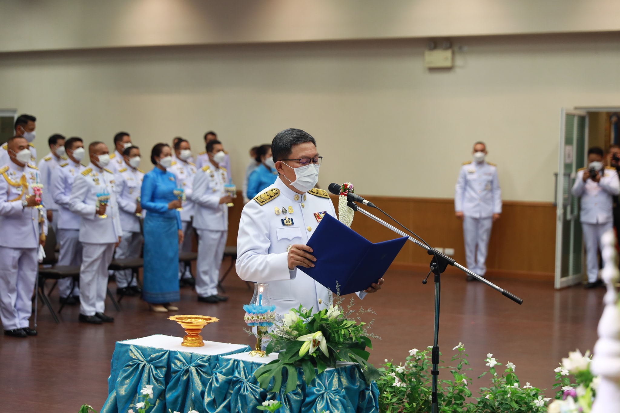 จังหวัดขอนแก่น : พสกนิกรชาวขอนแก่น ร่วมพิธีถวายเครื่องราชสักการะและวางพานพุ่ม พิธีจุดเทียนถวายพระพรชัยมงคล สมเด็จพระนางเจ้าสิริกิติ์ พระบรมราชินีนาถ พระบรมราชชนนีพันปีหลวง เนื่องในโอกาสวันเฉลิมพระชนมพรรษา 12 สิงหาคม 2565