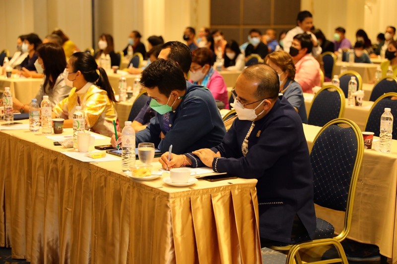 จังหวัดขอนแก่น :  ร่วมประชุมขับเคลื่อนการดำเนินงาน Trader ระดับจังหวัดและระดับประเทศ “หนุน OTOP TRADER เป็นศูนย์กลางจำหน่ายสินค้า OTOP คุณภาพ เพิ่มช่องทางการตลาด สร้างรายได้ให้ชุมชน”