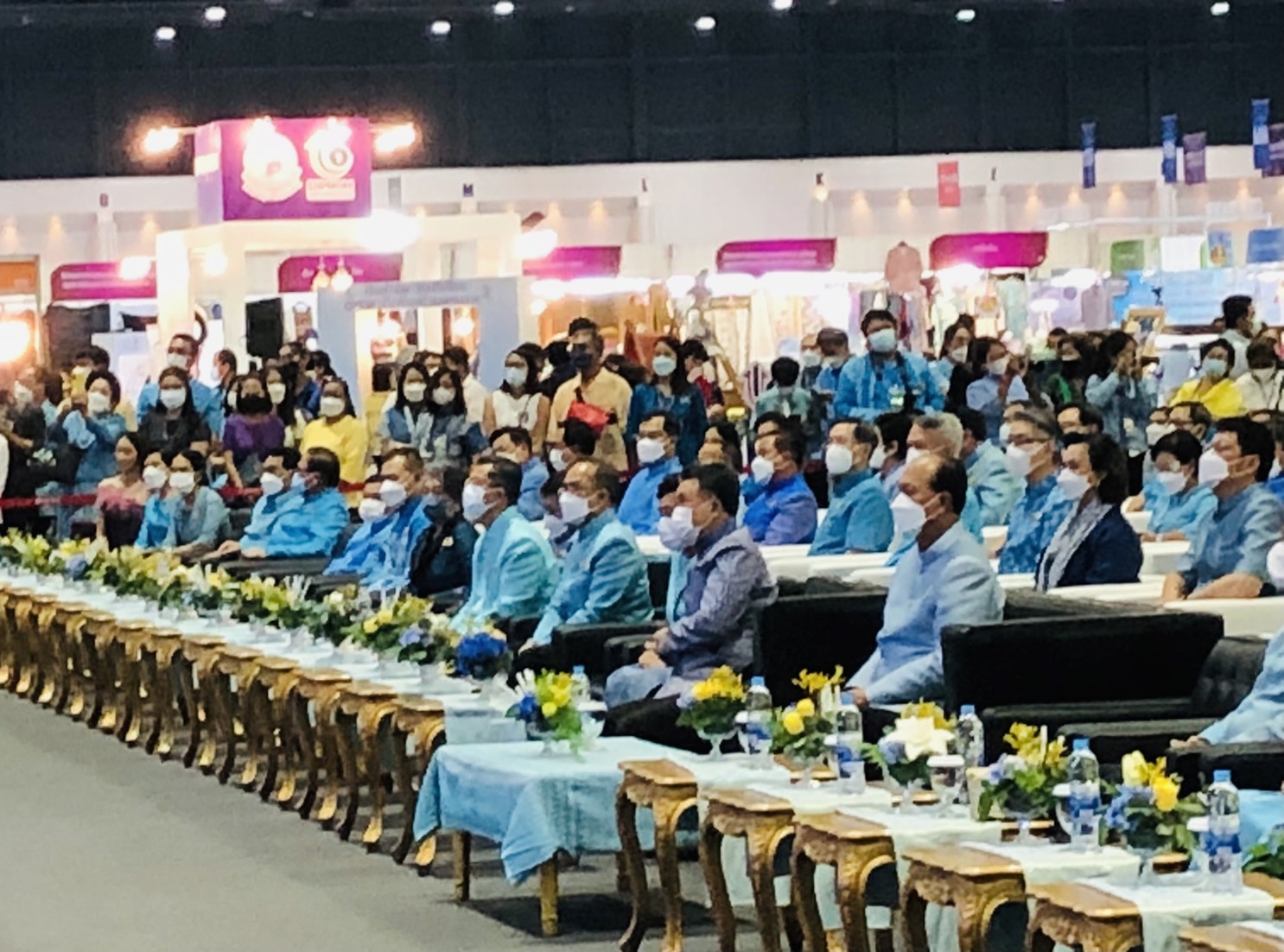 จังหวัดขอนแก่น : ร่วมพิธีเปิดงานศิลปาชีพประทีปไทย OTOP ก้าวไกลด้วยพระบารมี ปี 2565 เพื่อเฉลิมพระเกียรติ ‘สมเด็จพระพันปีหลวง’ 90 พรรษา ตระการตาผ้าไทยกว่าสามแสนผืน พร้อมผลิตภัณฑ์งานหัตถศิลป์อันทรงคุณค่า และกองทัพสินค้า OTOP ทั่วประเทศ