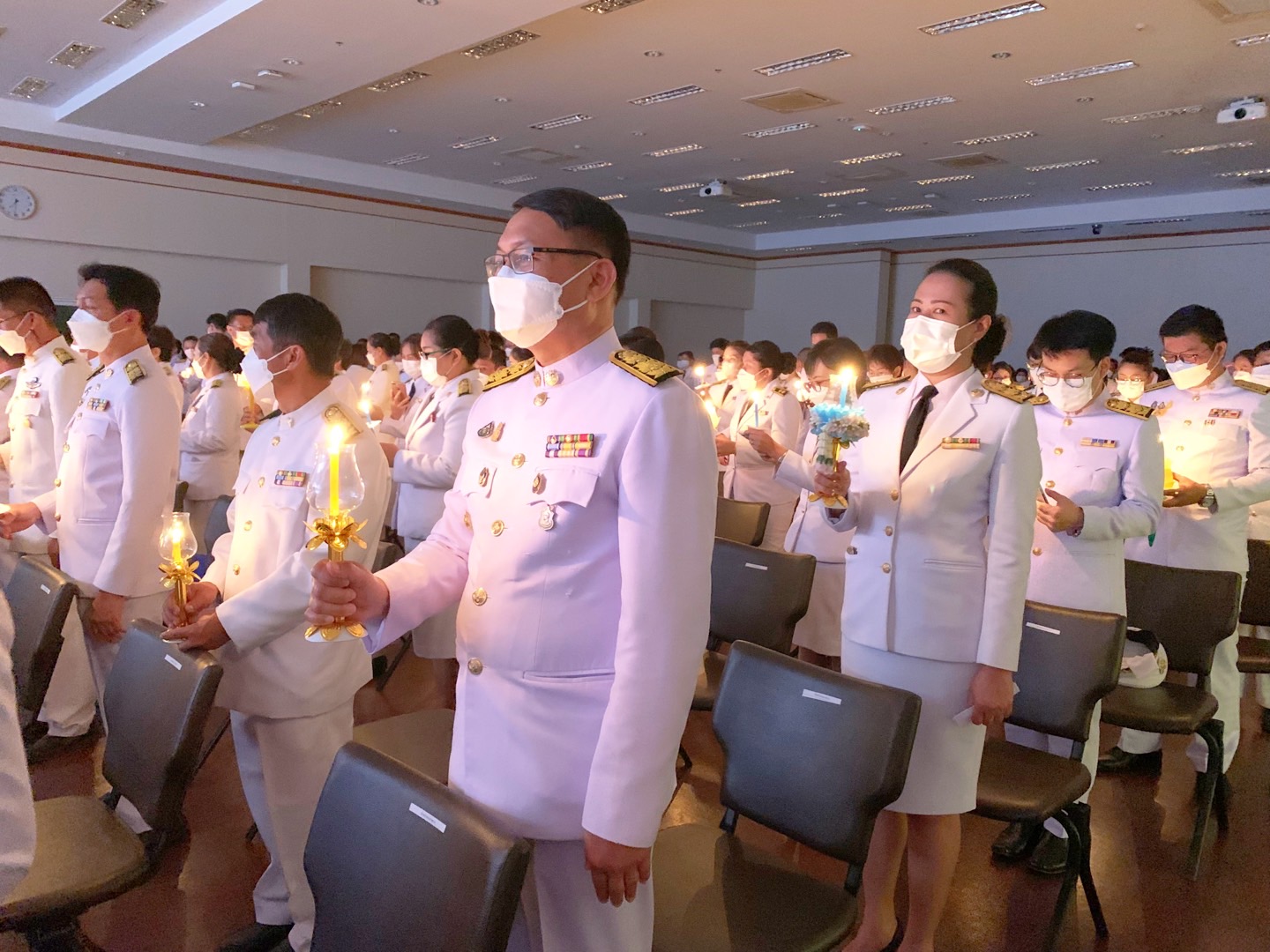 จังหวัดขอนแก่น : พสกนิกรชาวขอนแก่น ร่วมพิธีถวายเครื่องราชสักการะและวางพานพุ่ม พิธีจุดเทียนถวายพระพรชัยมงคล สมเด็จพระนางเจ้าสิริกิติ์ พระบรมราชินีนาถ พระบรมราชชนนีพันปีหลวง เนื่องในโอกาสวันเฉลิมพระชนมพรรษา 12 สิงหาคม 2565