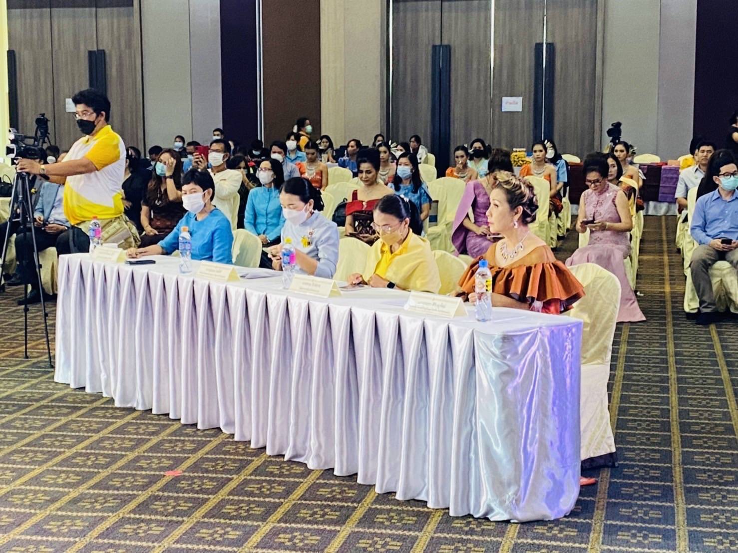 พช.ขอนแก่น : ร่วมกิจกรรมการประกวดผ้าไหมมัดหมี่ลายอัตลักษณ์อุทยานธรณีขอนแก่นฯ