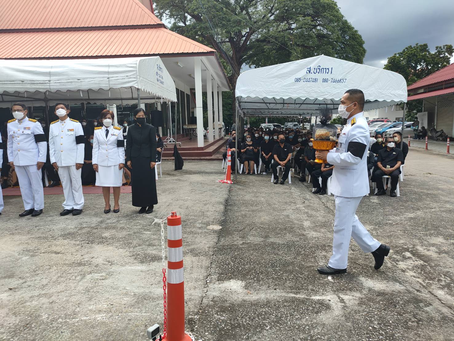 พช.ขอนแก่น : ร่วมงานพิธีพระราชทานเพลิงศพ คุณสุขุม ขวัญยืน สามีของนางลาภมณี ขวัญยืน เจ้าพนักงานพัฒนาชุมชนชำนาญงาน สำนักงานพัฒนาชุมชนอำเภอเมืองขอนแก่น