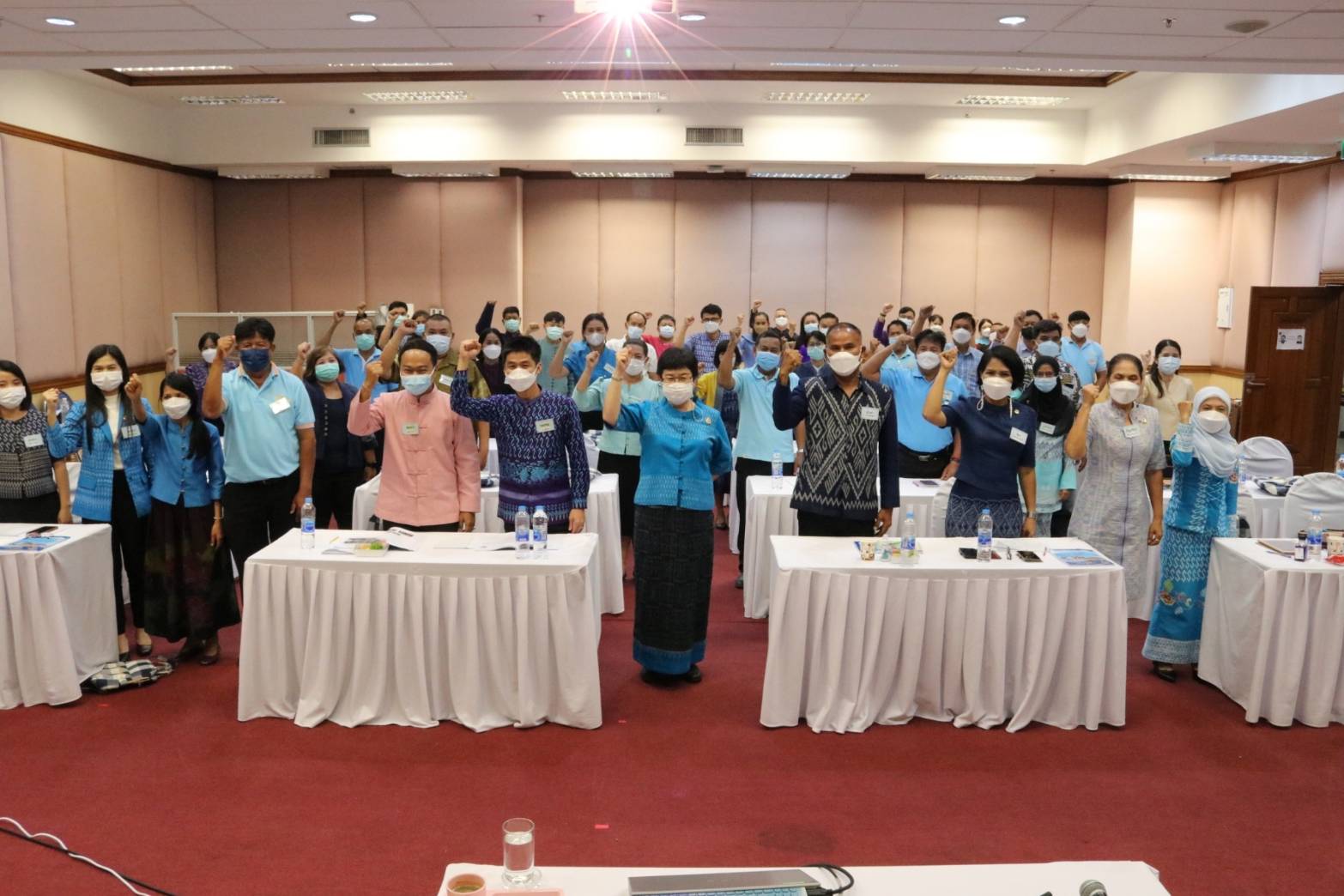 พช.ขอนแก่น : ร่วมกิจกรรมประชุมชิงปฏิบัติการผู้ขับเคลื่อนงานหมู่บ้านกองทุนแม่ของแผ่นดินดีเด่น ระดับกรมการพัฒนาชุมชน
