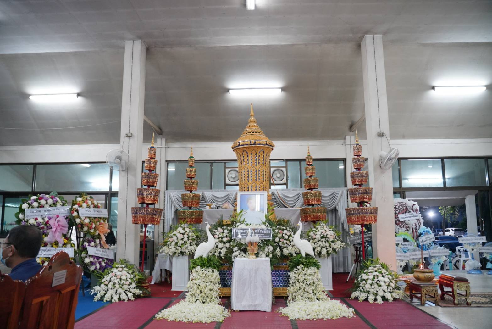 พช.ขอนแก่น : ร่วมเป็นเจ้าภาพสวดพระอภิธรรมศพ คุณสุขุม ขวัญยืน  สามีของนางลาภมณี ขวัญยืน เจ้าพนักงานพัฒนาชุมชนชำนาญงาน  สำนักงานพัฒนาชุมชนอำเภอเมืองขอนแก่น