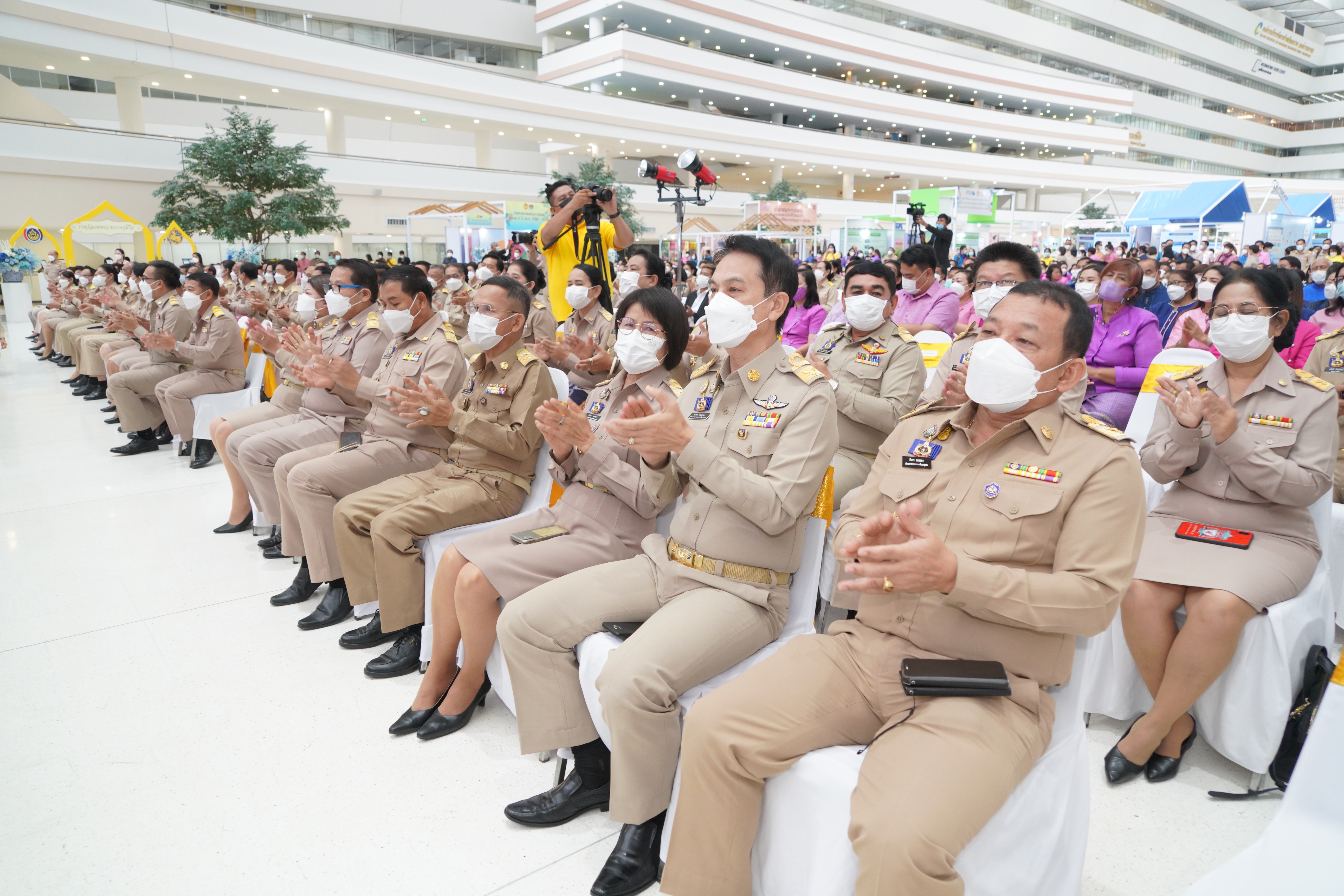 พช. ขอนแก่น : ร่วมงานวันพัฒนาชุมชน ครั้งที่ 11(CD DAY 2022) “กรมการพัฒนาชุมชนก้าวสู่ปีที่ 60 ชูหลักปรัชญาของเศรษฐกิจพอเพียง สร้างแรงบันดาลใจในการขับเคลื่อนชุมชน”