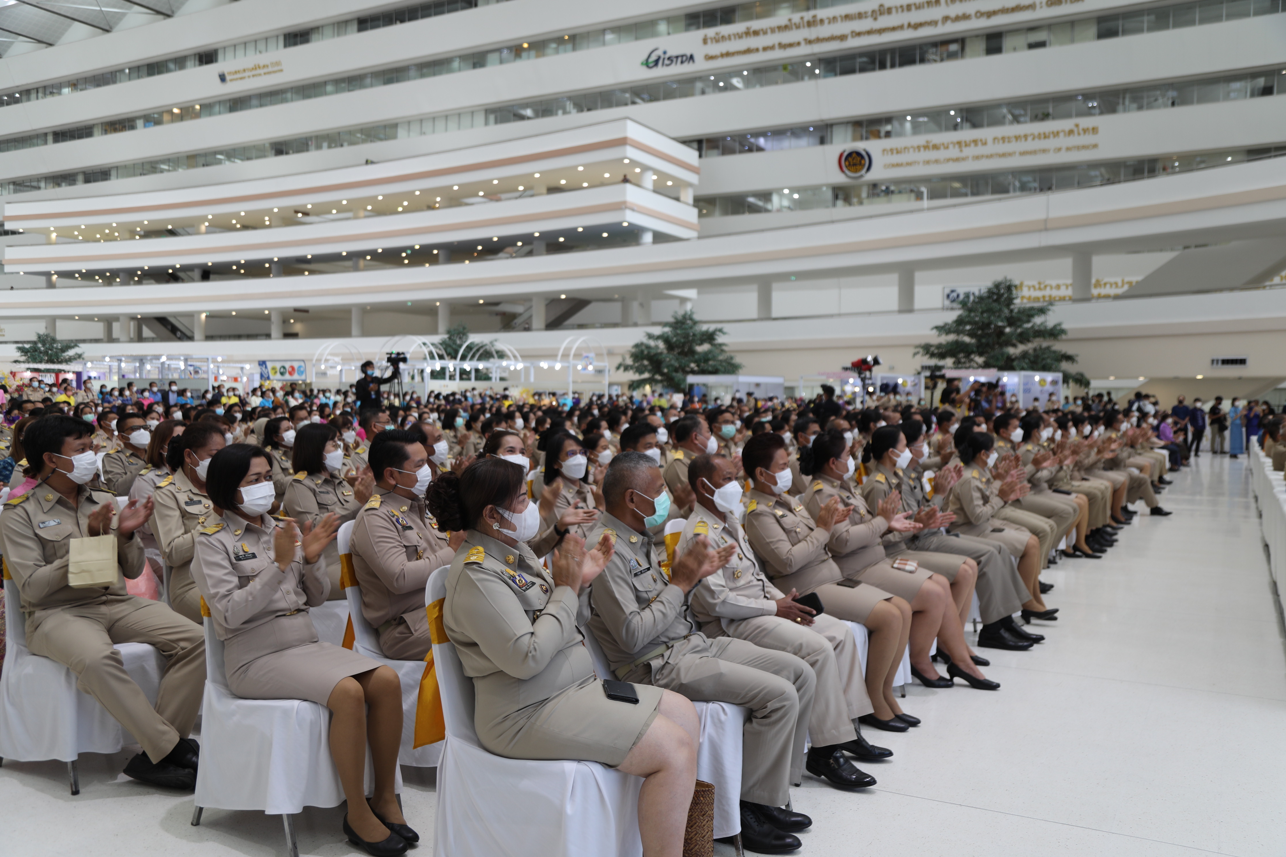 พช. ขอนแก่น : ร่วมงานวันพัฒนาชุมชน ครั้งที่ 11(CD DAY 2022) “กรมการพัฒนาชุมชนก้าวสู่ปีที่ 60 ชูหลักปรัชญาของเศรษฐกิจพอเพียง สร้างแรงบันดาลใจในการขับเคลื่อนชุมชน”
