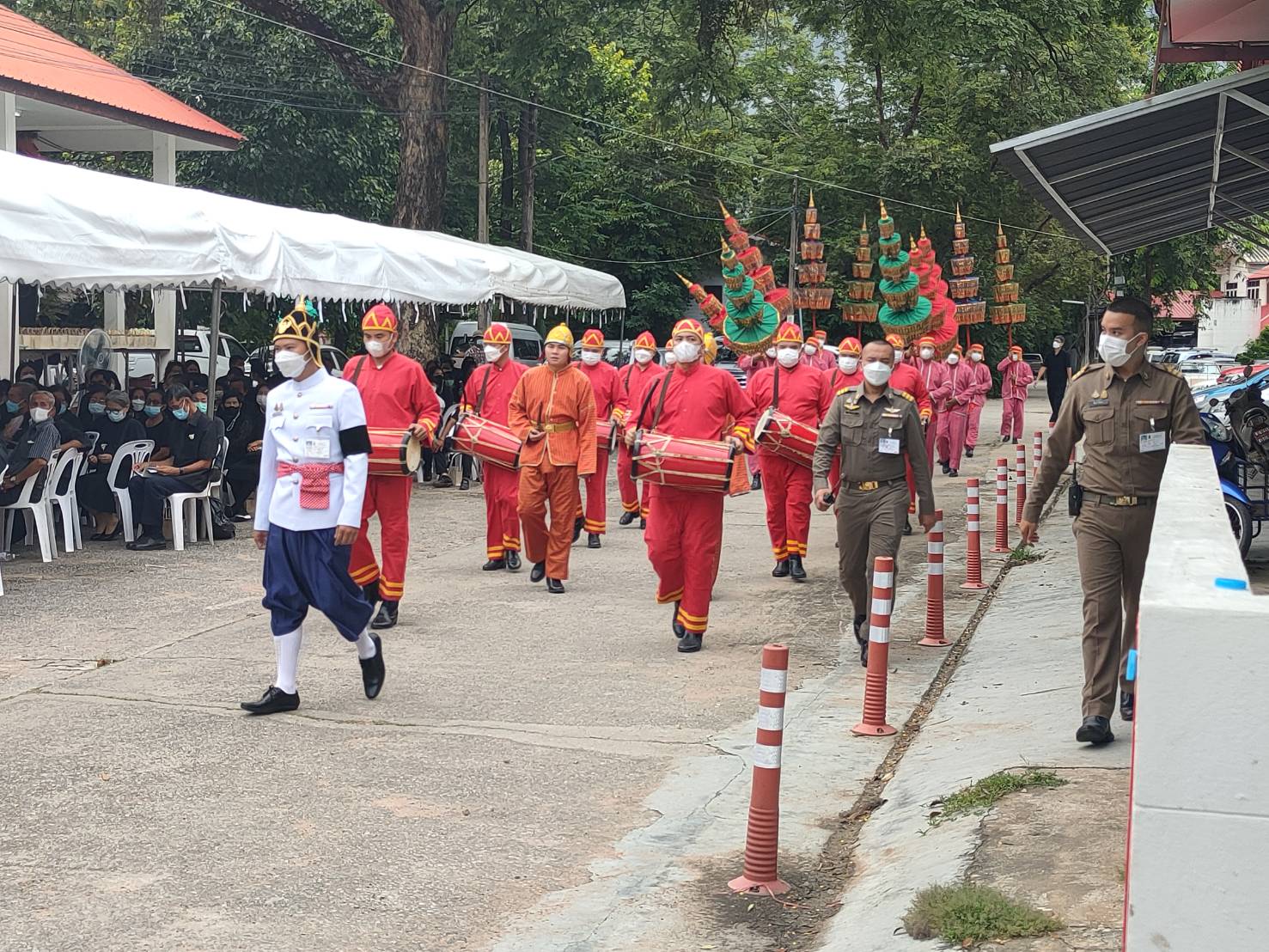 พช.ขอนแก่น : ร่วมงานพิธีพระราชทานเพลิงศพ คุณสุขุม ขวัญยืน สามีของนางลาภมณี ขวัญยืน เจ้าพนักงานพัฒนาชุมชนชำนาญงาน สำนักงานพัฒนาชุมชนอำเภอเมืองขอนแก่น