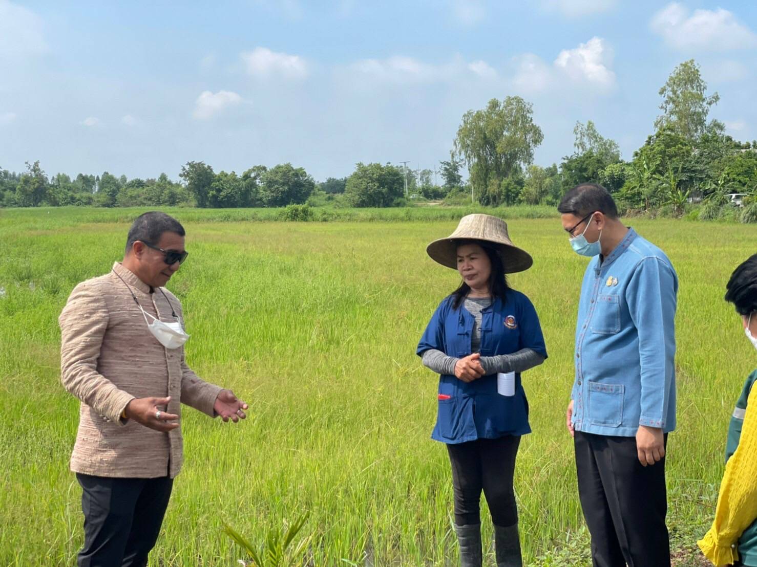 จังหวัดขอนแก่น : ติดตามตรวจเยี่ยมให้กำลังใจครัวเรือนต้นแบบ “โคก หนอง นา” ในระดับพื้นที่ อำเภอเมืองขอนแก่น