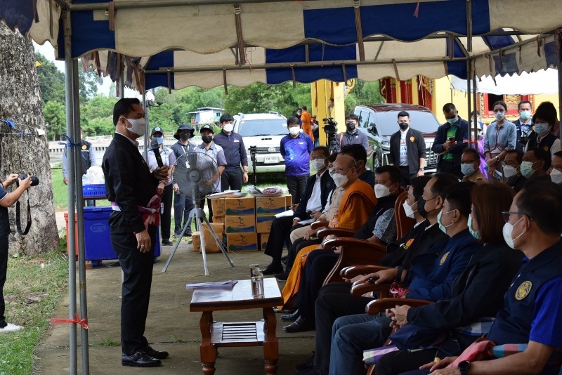 จังหวัดขอนแก่น : นายทรงศักดิ์ ทองศรี รัฐมนตรีช่วยว่าการกระทรวงมหาดไทย ลงพื้นที่ติดตามการดำเนินงานตามนโยบายรัฐบาล ของกรมโยธาธิการและผังเมือง และกรมการพัฒนาชุมชน พร้อมทั้งรับฟังปัญหาความต้องการของประชาชน ในพื้นที่จังหวัดขอนแก่น