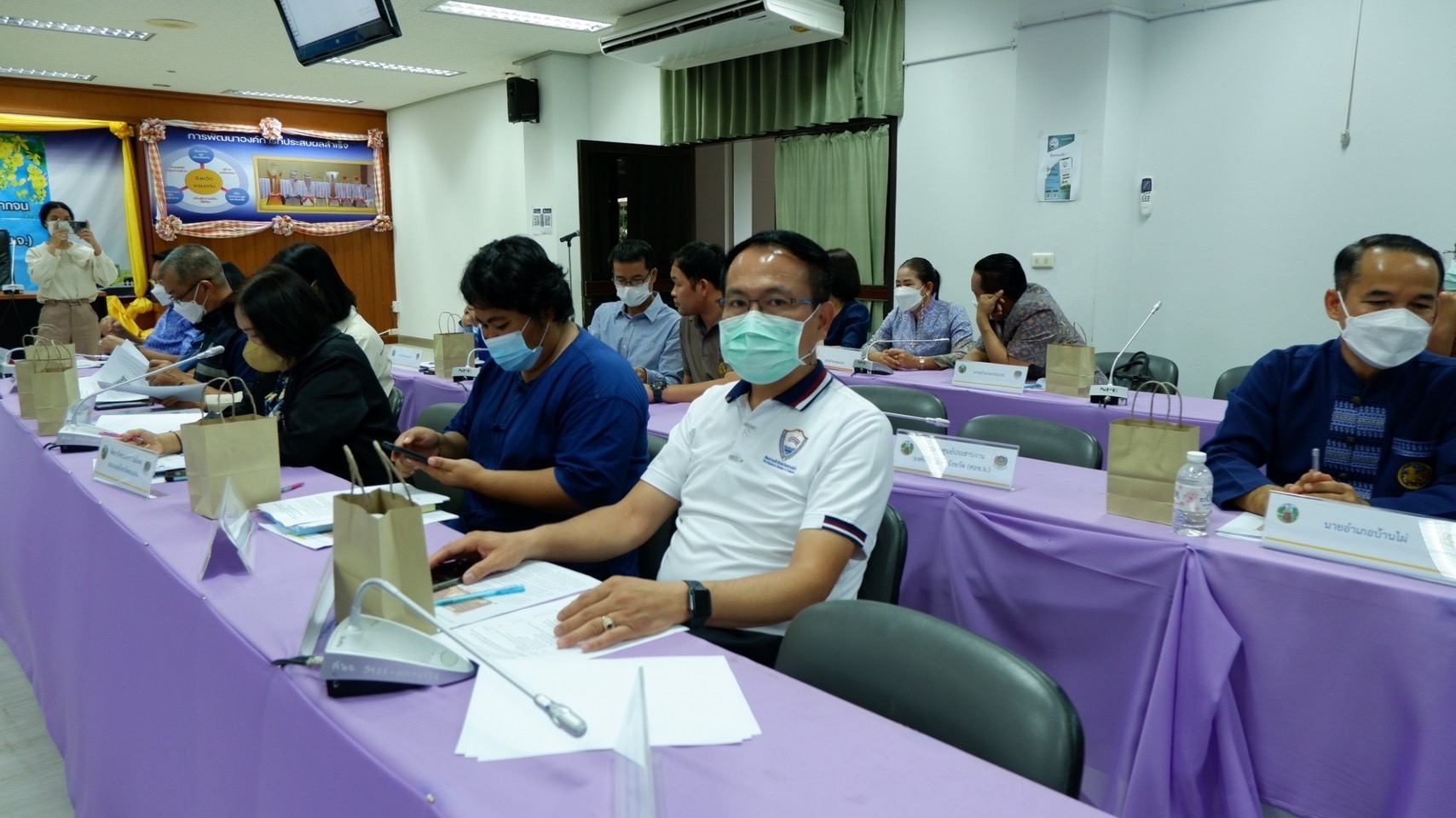 จังหวัดขอนแก่น : การประชุมคณะกรรมการบริหารศูนย์อำนวยการขจัดความยากจนและพัฒนาคนทุกช่วงวัยอย่างยั่งยืน ตามหลักปรัชญาของเศรษฐกิจพอเพียงจังหวัดขอนแก่น (คจพ.จ.)ครั้งที่ 5/2565