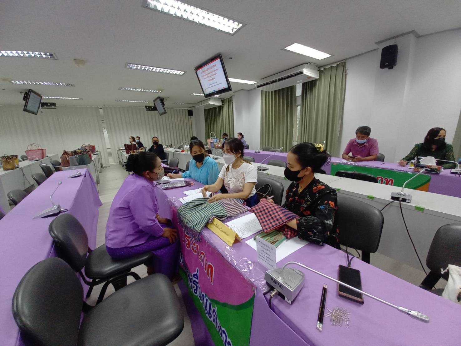 พช.ขอนแก่น : คัดเลือกผลิตภัณฑ์ OTOP เพื่อจัดจำหน่ายในศูนย์ส่งเสริมและพัฒนาสินค้า OTOP จังหวัดขอนแก่น