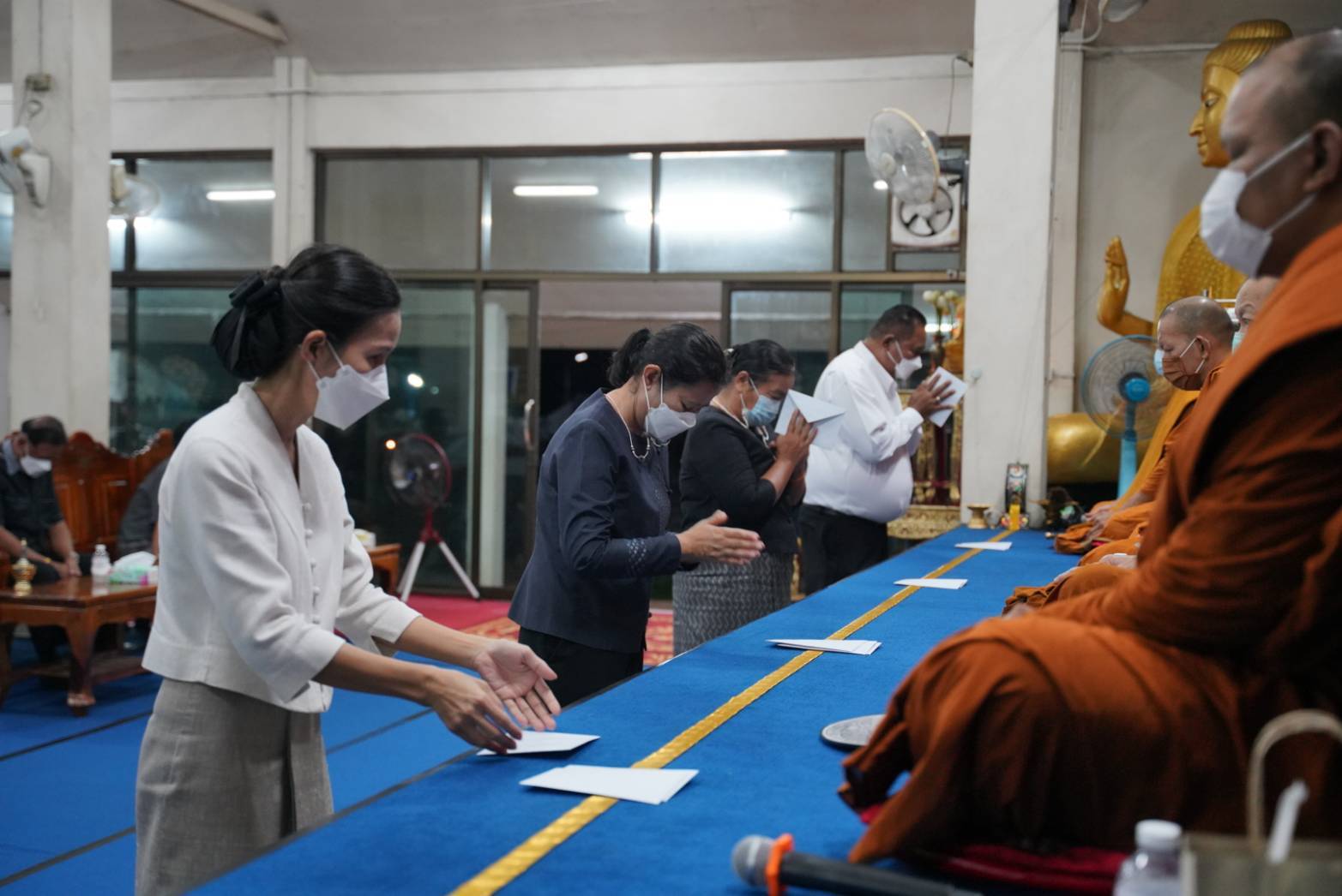 พช.ขอนแก่น : ร่วมเป็นเจ้าภาพสวดพระอภิธรรมศพ คุณสุขุม ขวัญยืน  สามีของนางลาภมณี ขวัญยืน เจ้าพนักงานพัฒนาชุมชนชำนาญงาน  สำนักงานพัฒนาชุมชนอำเภอเมืองขอนแก่น