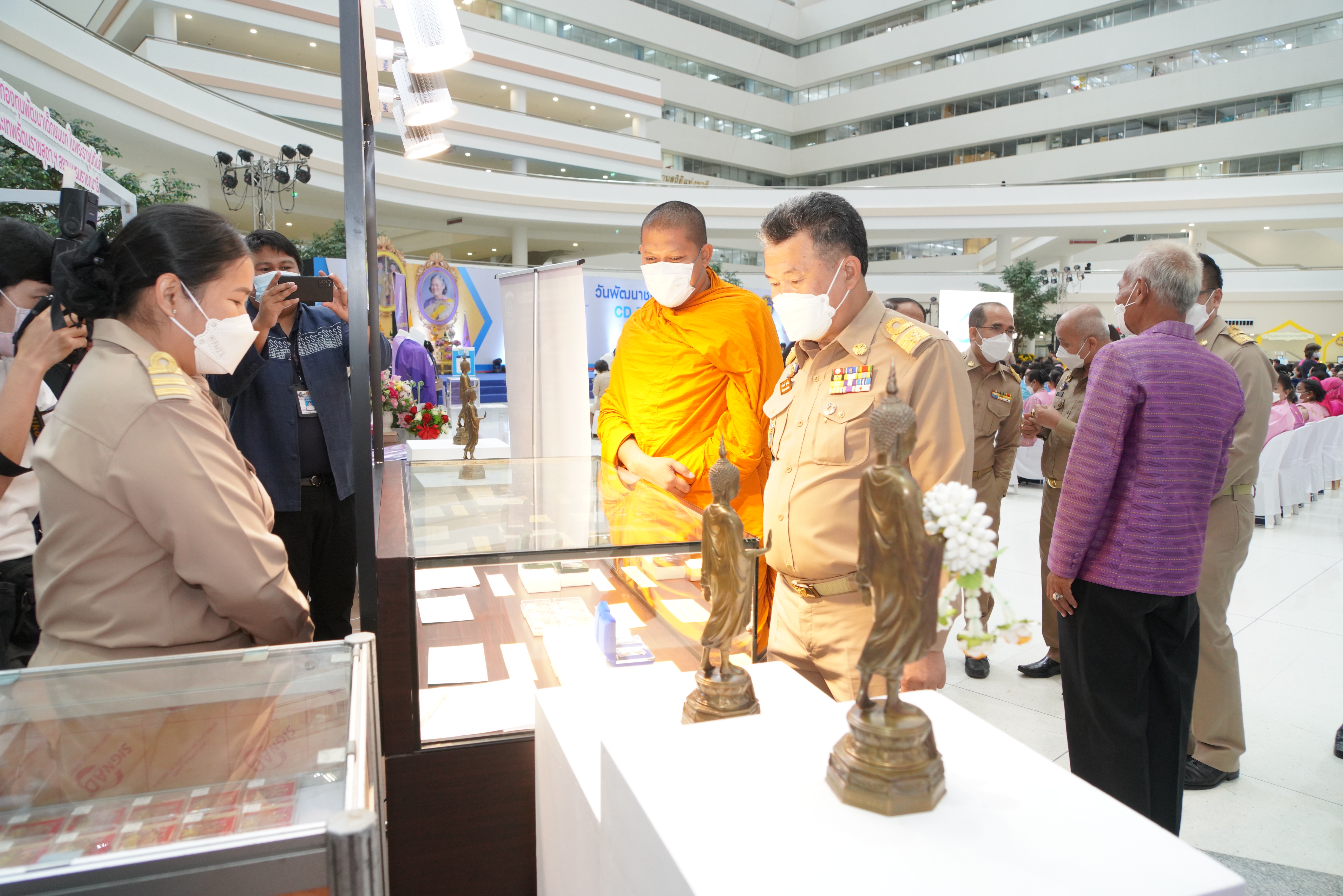 พช. ขอนแก่น : ร่วมงานวันพัฒนาชุมชน ครั้งที่ 11(CD DAY 2022) “กรมการพัฒนาชุมชนก้าวสู่ปีที่ 60 ชูหลักปรัชญาของเศรษฐกิจพอเพียง สร้างแรงบันดาลใจในการขับเคลื่อนชุมชน”
