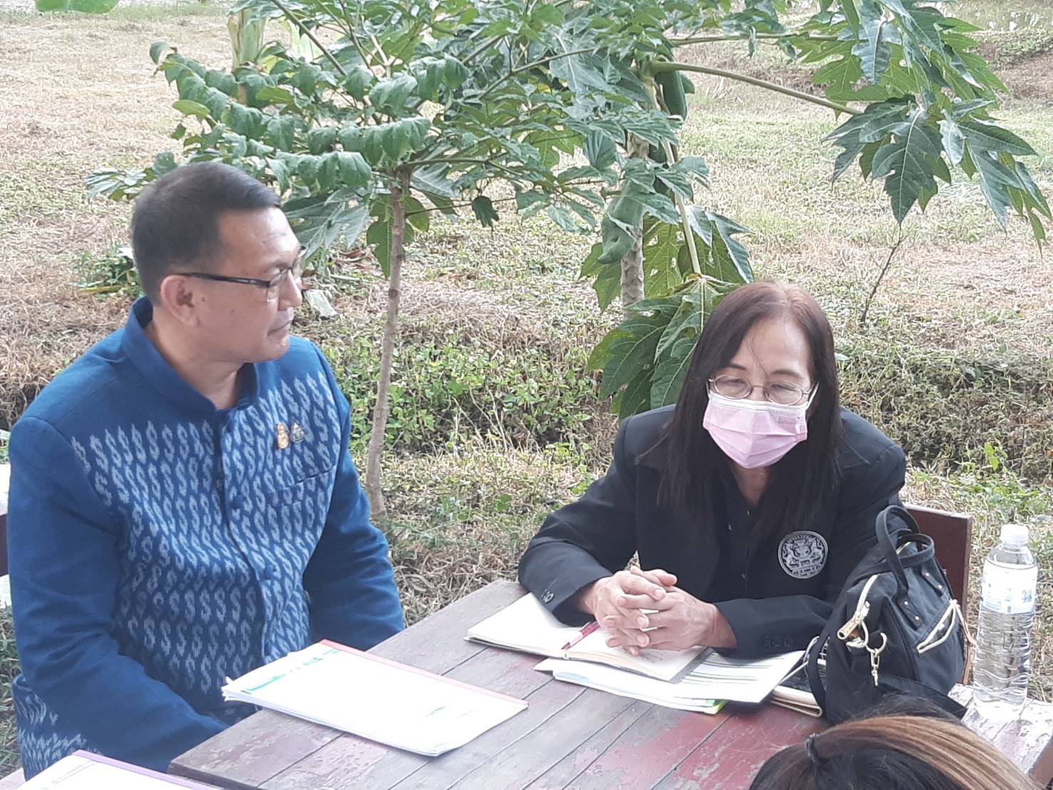 พช.ขอนแก่น : รับการติดตามผลการดำเนินงานและผลการใช้จ่ายเงินกู้ ตามพระราชกำหนดให้อำนาจกระทรวงการคลัง กู้เงินเพื่อแก้ไขปัญหา เยียวยา และพื้นฟูเศรษฐกิจและสังคมที่ได้รับผลกระทบจากการระบาดของ โรคติดเชื้อไวรัสโคโรนา 2019 พ.ศ. 2563 และพระราชกำหนดให้อำนาจกระทรวงการคลังกู้เงิน เพื่อแก้ไขปัญหาเศรษฐกิจและสังคม จากการระบาดของโรคติดเชื้อไวรัสโคโรนา 2019 เพิ่มเติม พ.ศ. 2564