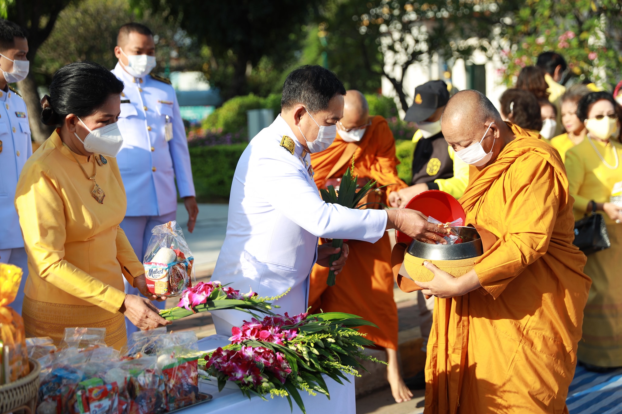 พช.ขอนแก่น : ร่วมพิธีทำบุญตักบาตรถวายพระราชกุศล เนื่องในวันคล้ายวันสวรรคตพระบาทสมเด็จพระบรมชนกาธิเบศรมหาภูมิพลอดุลยเดชมหาราช บรมนาถบพิตร 13 ตุลาคม 2565