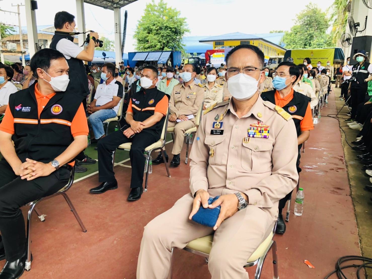 จังหวัดขอนแก่น :  นายกรัฐมนตรี (พล.อ.ประยุทธ์ จันทร์โอชา) ลงพื้นที่ขอนแก่น ตรวจสถานการณ์น้ำท่วม เยี่ยมผู้ประสบภัย
