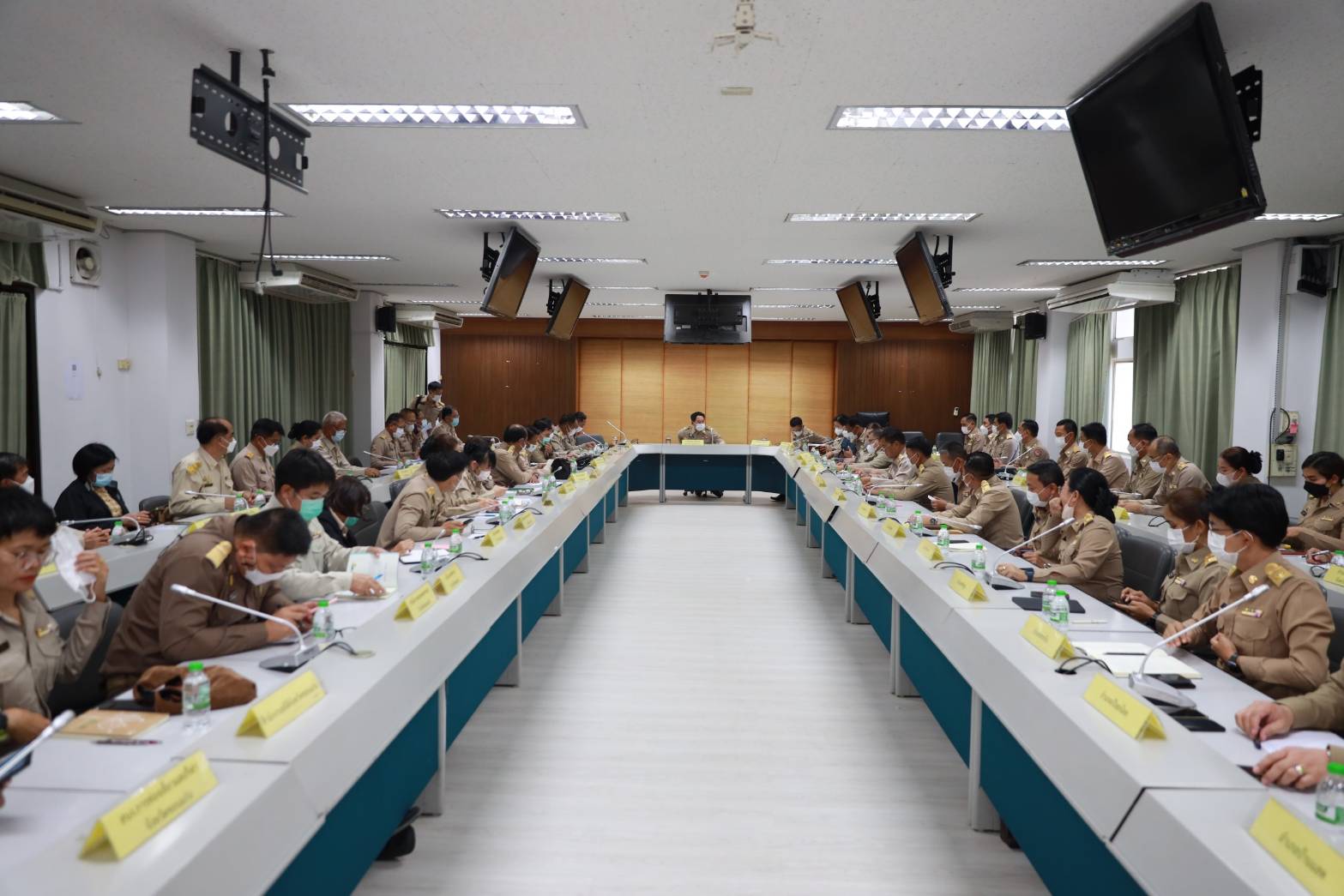 พช.ขอนแก่น : ร่วมประชุมรับมอบนโยบาย โดยผู้ว่าฯขอนแก่น (นายไกรสร กองฉลาด) ชูนโยบาย 3 ด้านคุณภาพชีวิตประชาชน ประสิทธิภาพการทำงาน และสร้างโอกาสเศรษฐกิจ
