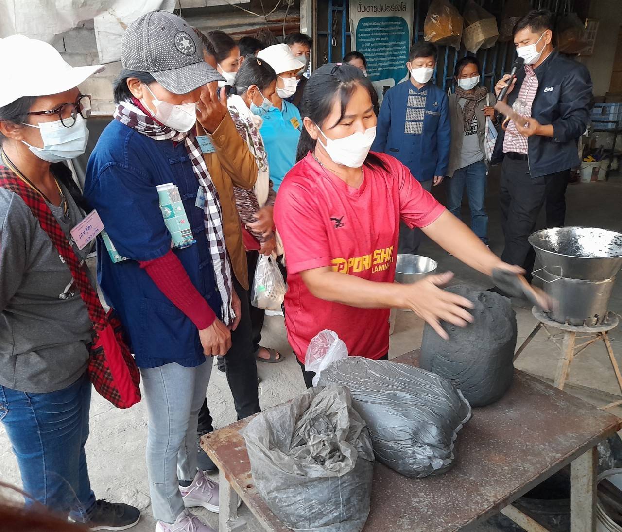 พช.ขอนแก่น : ดำเนินงานโครงการพัฒนาหมู่บ้านสัมมาชีพชุมชนเข้มแข็งอย่างยั่งยืน กิจกรรม ศึกษาดูงานหมู่บ้านสัมมาชีพชุมชนที่มีการบริหารจัดการชุมชนให้เข้มแข็งอย่างยั่งยืน พื้นที่จังหวัดลพบุรี และจังหวัดสระบุรี