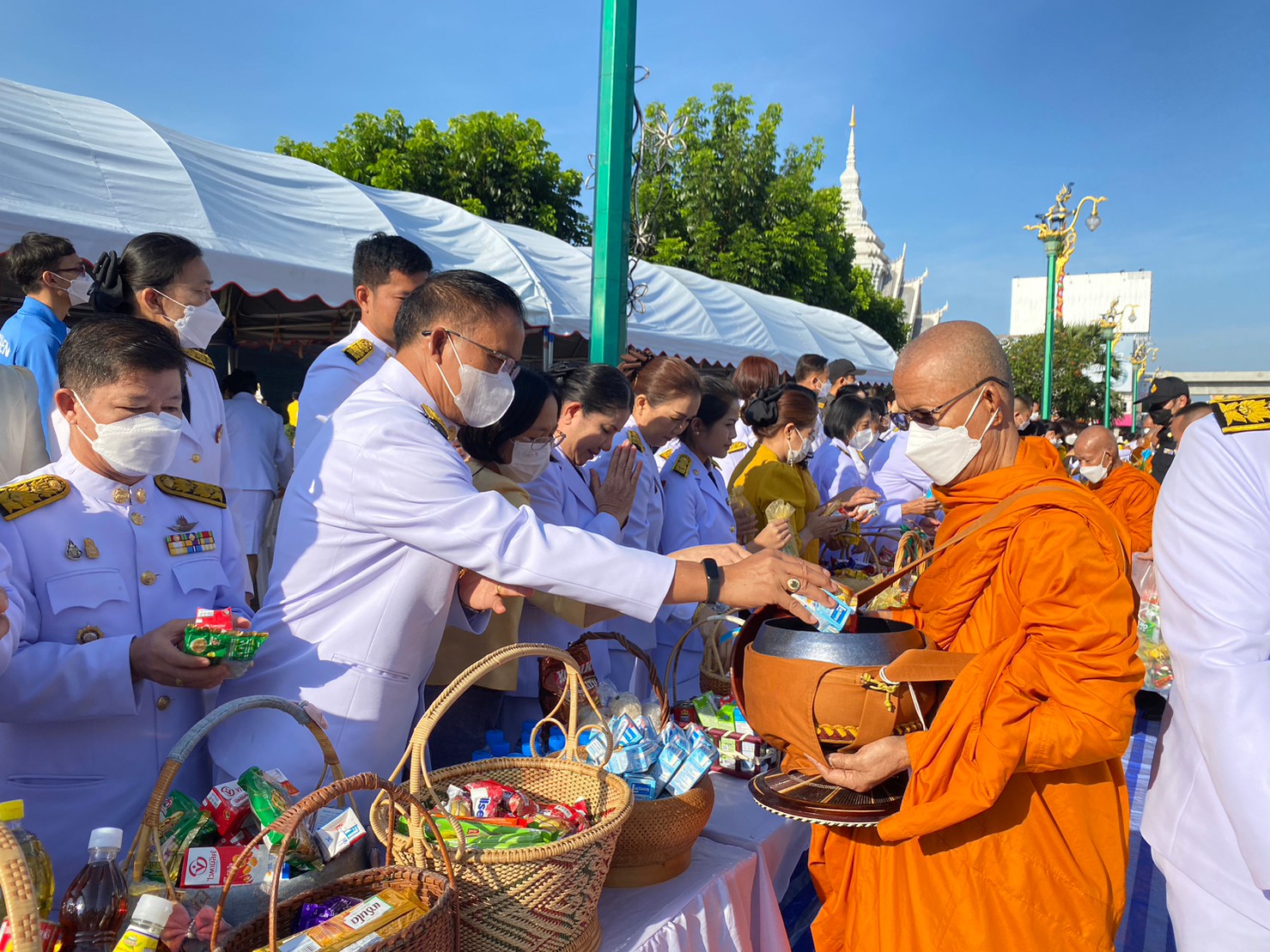 พช.ขอนแก่น : ร่วมพิธีทำบุญตักบาตรถวายพระราชกุศล เนื่องในวันคล้ายวันสวรรคตพระบาทสมเด็จพระบรมชนกาธิเบศรมหาภูมิพลอดุลยเดชมหาราช บรมนาถบพิตร 13 ตุลาคม 2565