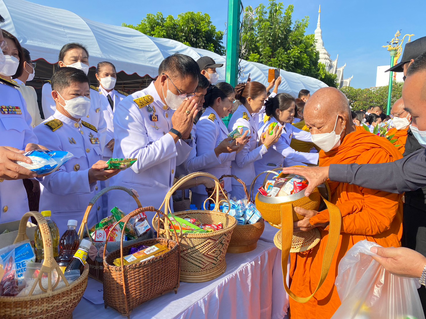 พช.ขอนแก่น : ร่วมพิธีทำบุญตักบาตรถวายพระราชกุศล เนื่องในวันคล้ายวันสวรรคตพระบาทสมเด็จพระบรมชนกาธิเบศรมหาภูมิพลอดุลยเดชมหาราช บรมนาถบพิตร 13 ตุลาคม 2565