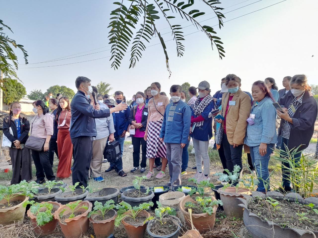 พช.ขอนแก่น : ดำเนินงานโครงการพัฒนาหมู่บ้านสัมมาชีพชุมชนเข้มแข็งอย่างยั่งยืน กิจกรรม ศึกษาดูงานหมู่บ้านสัมมาชีพชุมชนที่มีการบริหารจัดการชุมชนให้เข้มแข็งอย่างยั่งยืน พื้นที่จังหวัดลพบุรี และจังหวัดสระบุรี