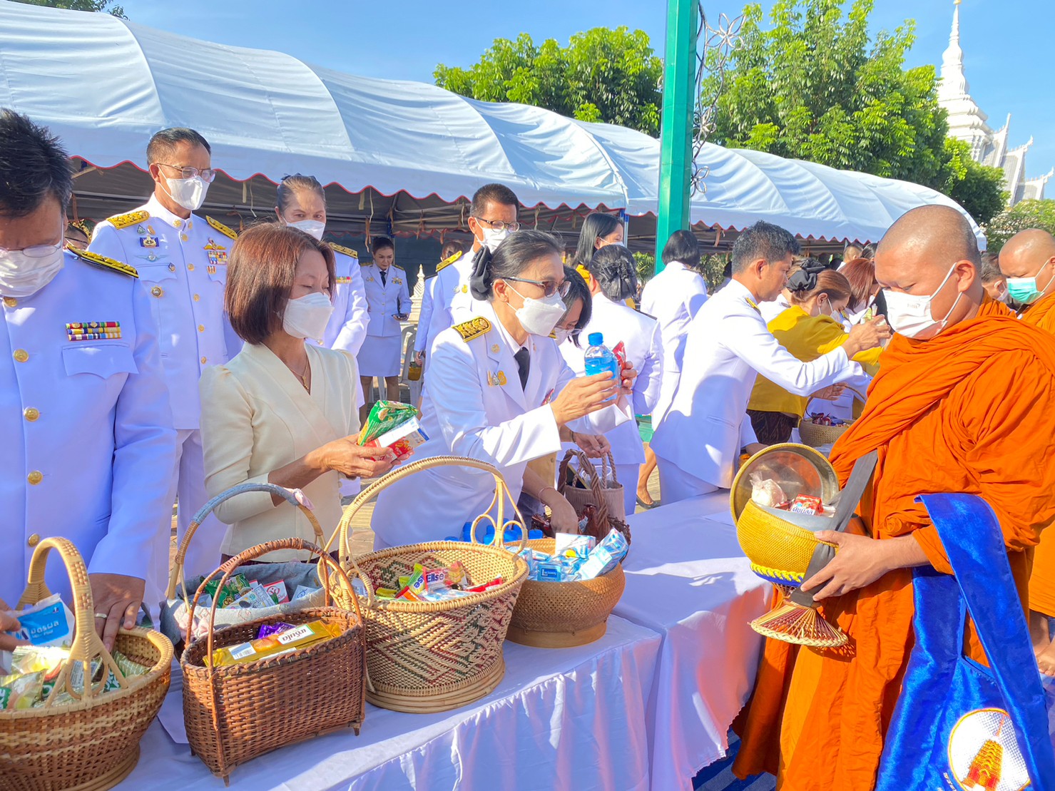 พช.ขอนแก่น : ร่วมพิธีทำบุญตักบาตรถวายพระราชกุศล เนื่องในวันคล้ายวันสวรรคตพระบาทสมเด็จพระบรมชนกาธิเบศรมหาภูมิพลอดุลยเดชมหาราช บรมนาถบพิตร 13 ตุลาคม 2565