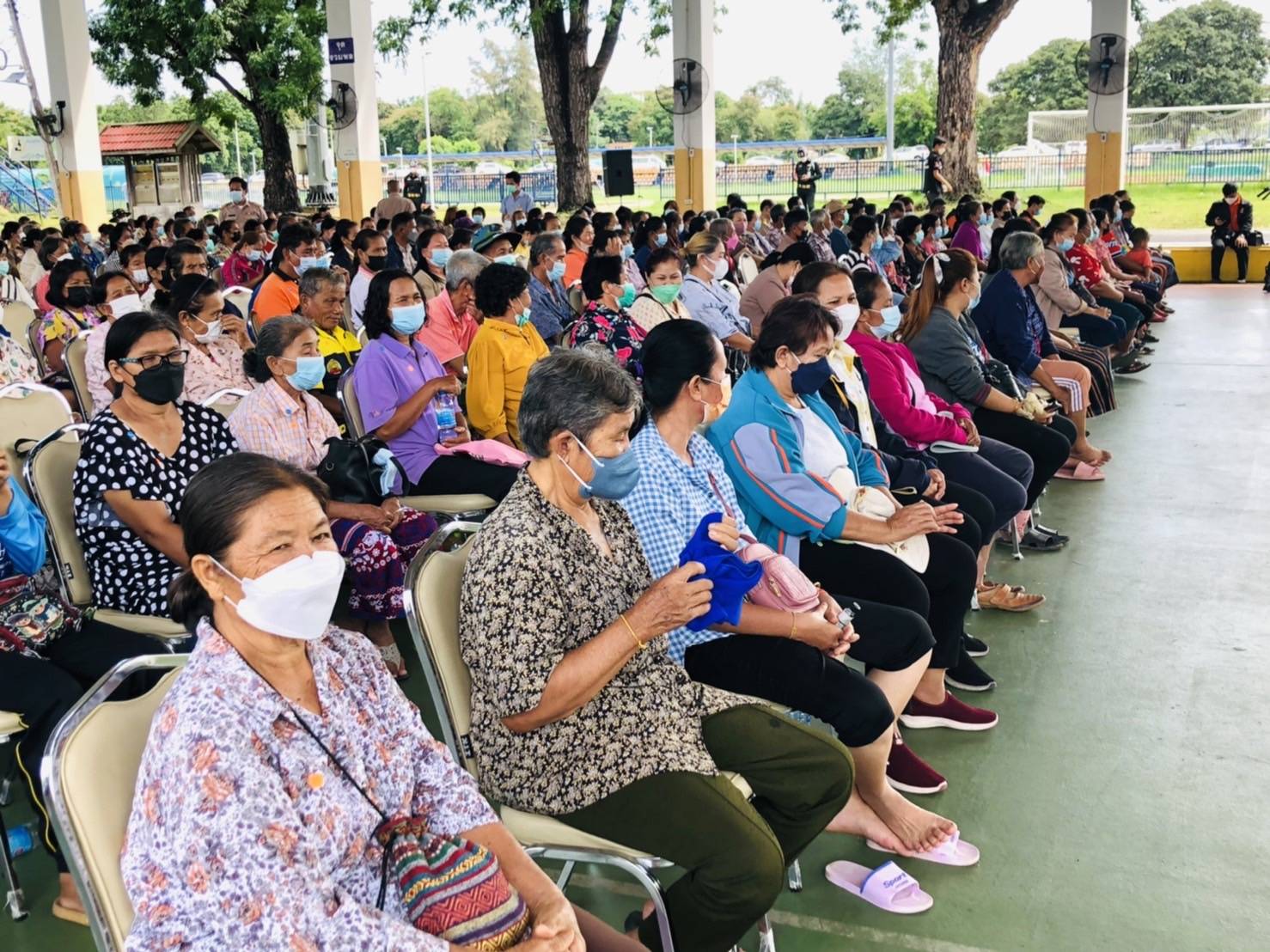 จังหวัดขอนแก่น :  นายกรัฐมนตรี (พล.อ.ประยุทธ์ จันทร์โอชา) ลงพื้นที่ขอนแก่น ตรวจสถานการณ์น้ำท่วม เยี่ยมผู้ประสบภัย