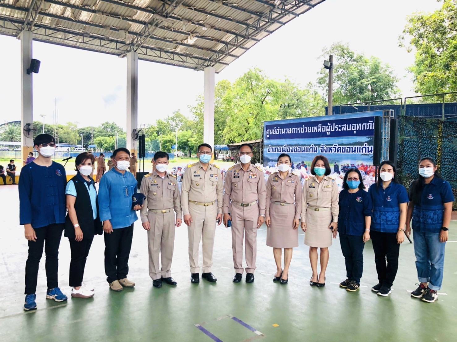 จังหวัดขอนแก่น :  นายกรัฐมนตรี (พล.อ.ประยุทธ์ จันทร์โอชา) ลงพื้นที่ขอนแก่น ตรวจสถานการณ์น้ำท่วม เยี่ยมผู้ประสบภัย