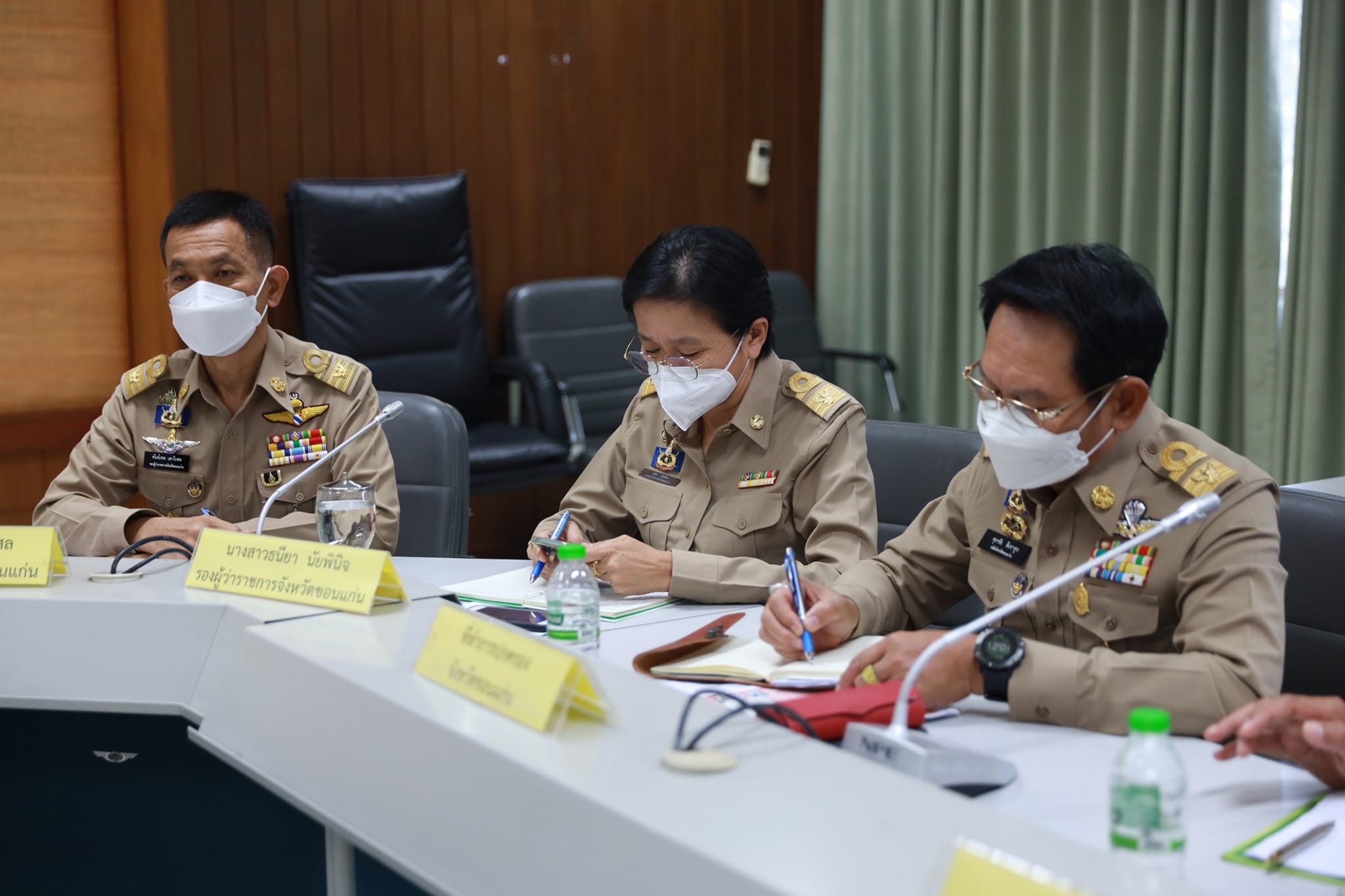 พช.ขอนแก่น : ร่วมประชุมรับมอบนโยบาย โดยผู้ว่าฯขอนแก่น (นายไกรสร กองฉลาด) ชูนโยบาย 3 ด้านคุณภาพชีวิตประชาชน ประสิทธิภาพการทำงาน และสร้างโอกาสเศรษฐกิจ