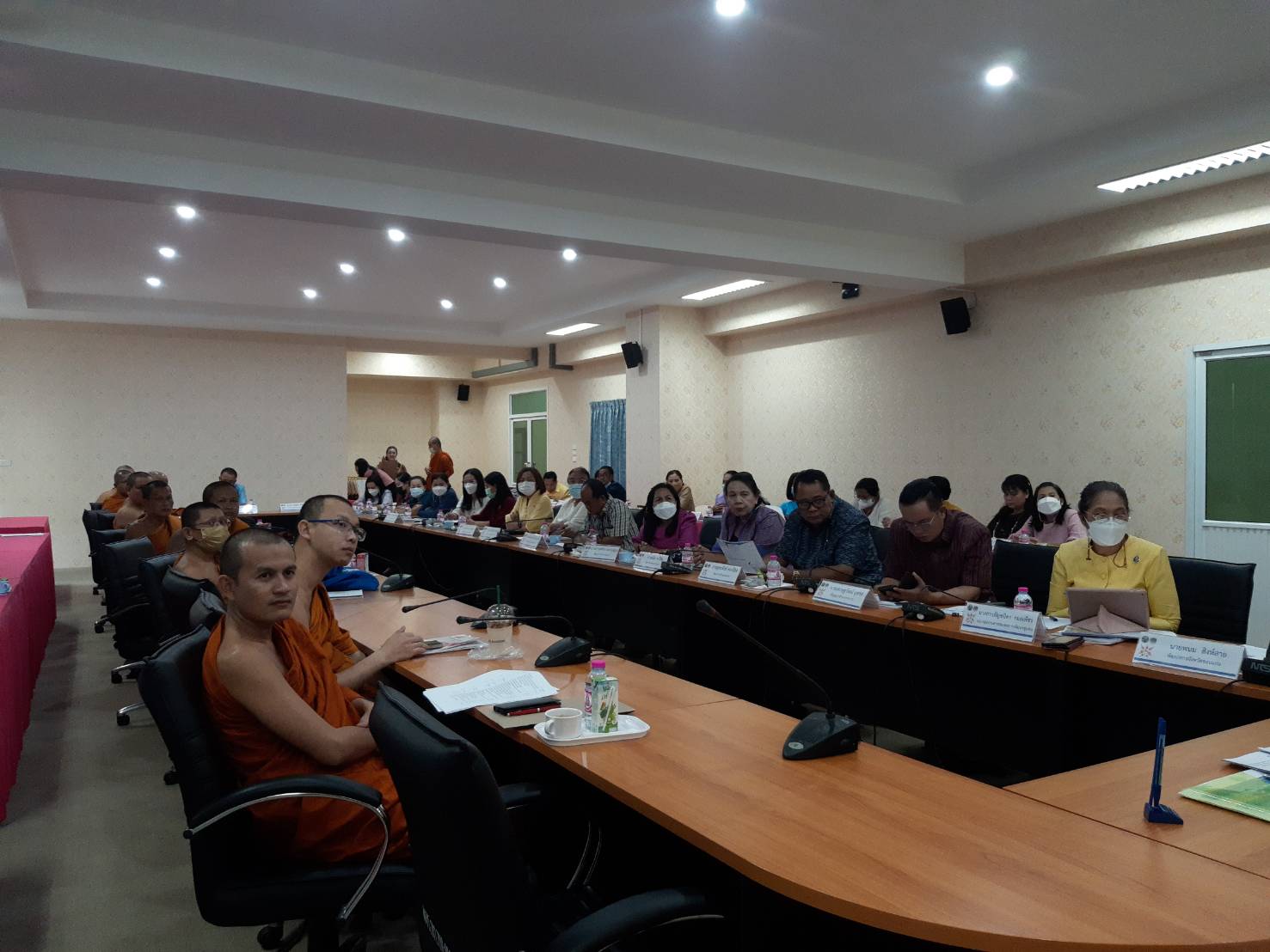 พช.ขอนแก่น : ประชุมขับเคลื่อนการขจัดความยากจนและพัฒนาคนทุกช่วงวัยอย่างยั่งยืนตามหลักปรัชญาของเศรษฐกิจพอเพียง ในระดับพื้นที่ ร่วมกับโครงการ “วัด ประชา รัฐ สร้างสุข” ครั้งที่ 2/2565