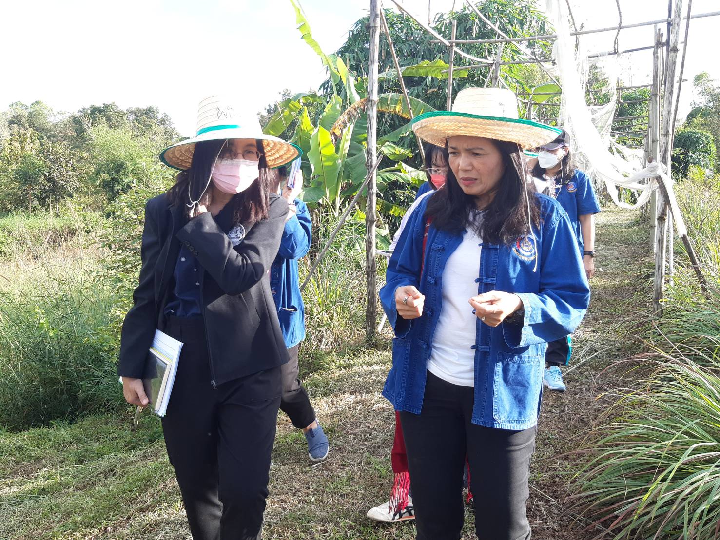 พช.ขอนแก่น : รับการติดตามผลการดำเนินงานและผลการใช้จ่ายเงินกู้ ตามพระราชกำหนดให้อำนาจกระทรวงการคลัง กู้เงินเพื่อแก้ไขปัญหา เยียวยา และพื้นฟูเศรษฐกิจและสังคมที่ได้รับผลกระทบจากการระบาดของ โรคติดเชื้อไวรัสโคโรนา 2019 พ.ศ. 2563 และพระราชกำหนดให้อำนาจกระทรวงการคลังกู้เงิน เพื่อแก้ไขปัญหาเศรษฐกิจและสังคม จากการระบาดของโรคติดเชื้อไวรัสโคโรนา 2019 เพิ่มเติม พ.ศ. 2564