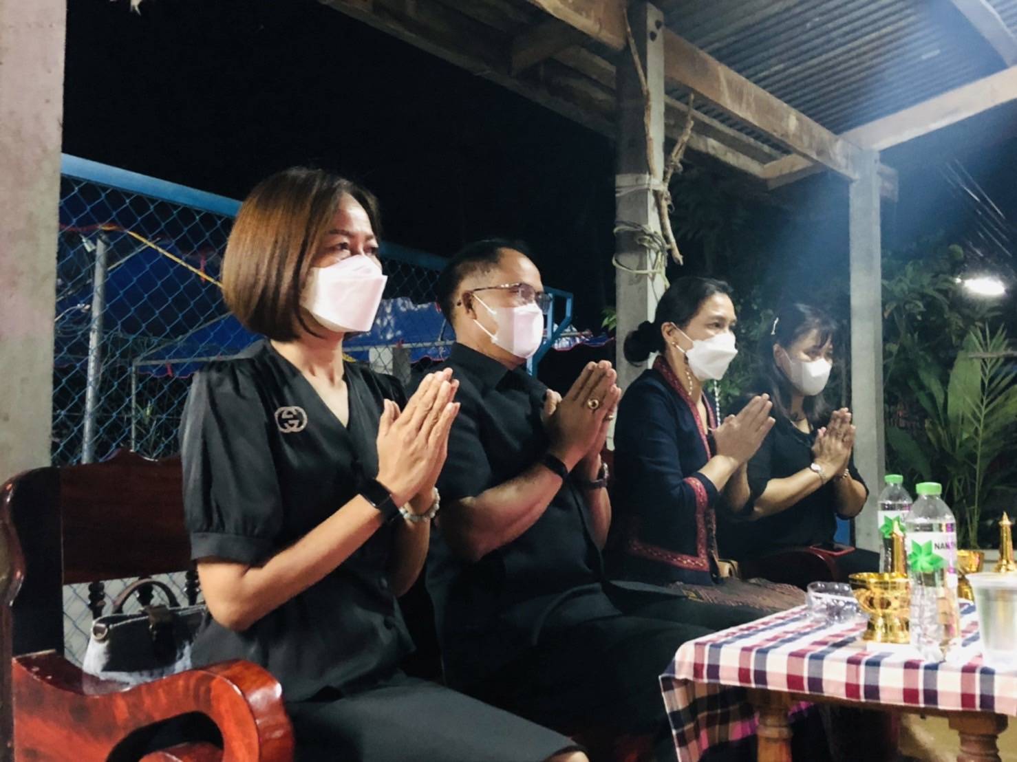 พช.ขอนแก่น : เป็นเจ้าภาพสวดพระอภิธรรมศพคุณพ่อไมล์ อนุสุเรนทร์ บิดา นางสาวนกยูง อนุสุเรนทร์ นักวิชาการพัฒนาชุมชนชำนาญการ  สำนักงานพัฒนาชุมชนอำเภอเปือยน้อย