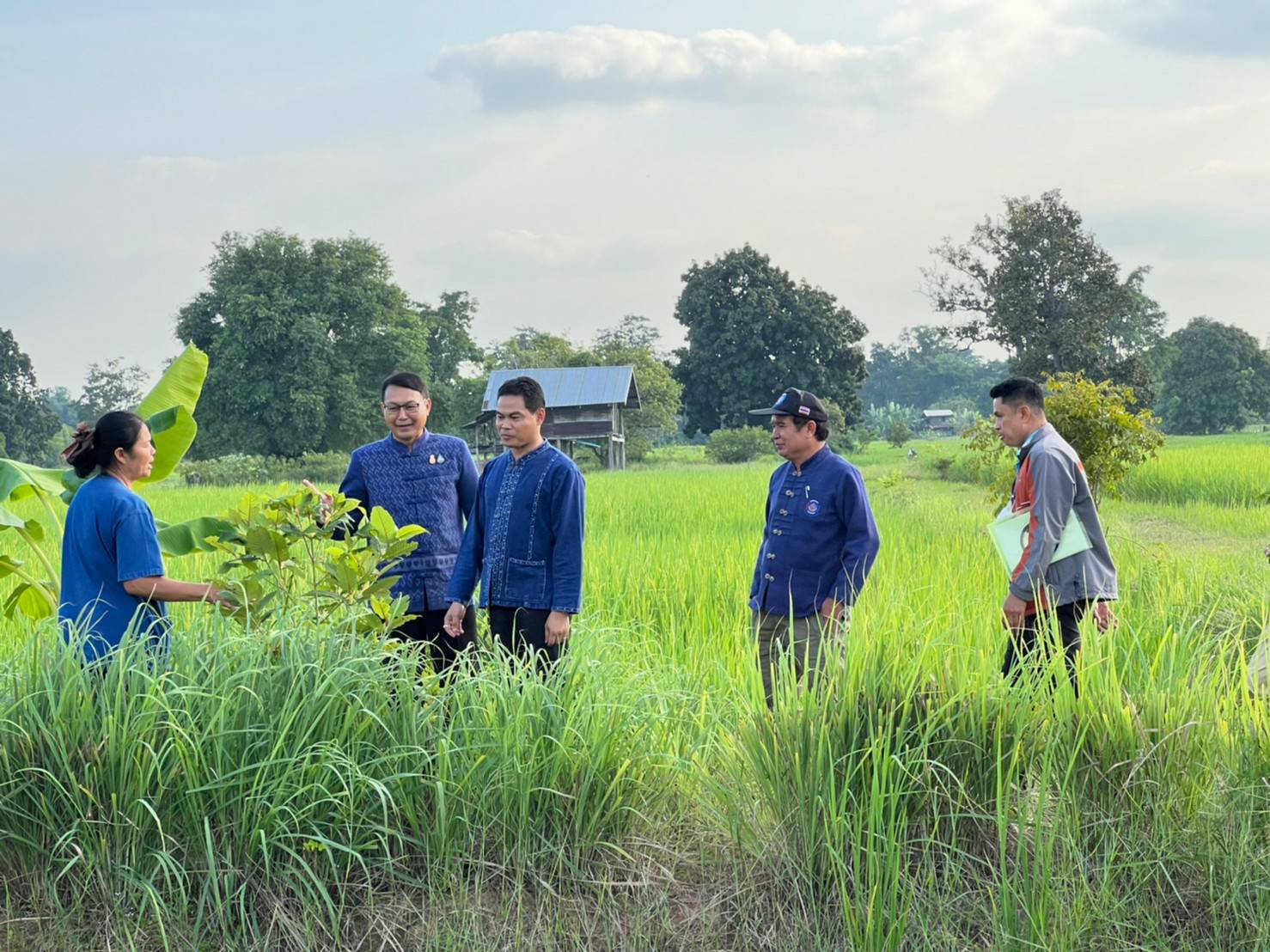จังหวัดขอนแก่น : ลงพื้นที่ประกวดศูนย์เรียนรู้ครัวเรือนต้นแบบ “โคก หนอง นา พัฒนาชุมชน”  ระดับจังหวัด ประจำปี 2565 พื้นที่อำเภอหนองสองห้อง และอำเภอแวงใหญ่