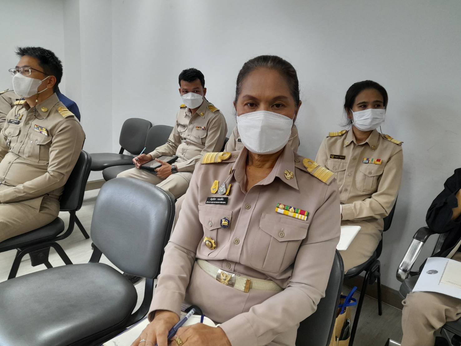 พช.ขอนแก่น : ร่วมประชุมรับมอบนโยบาย โดยผู้ว่าฯขอนแก่น (นายไกรสร กองฉลาด) ชูนโยบาย 3 ด้านคุณภาพชีวิตประชาชน ประสิทธิภาพการทำงาน และสร้างโอกาสเศรษฐกิจ
