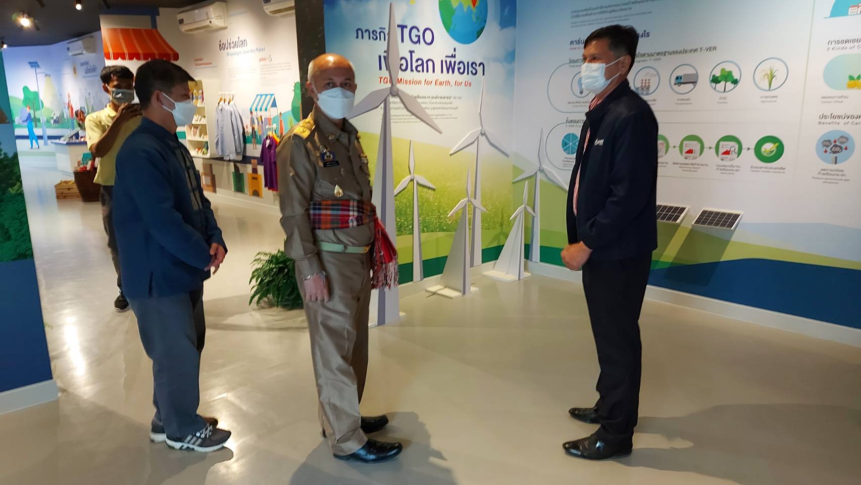 พช.ขอนแก่น : ดำเนินงานโครงการพัฒนาหมู่บ้านสัมมาชีพชุมชนเข้มแข็งอย่างยั่งยืน กิจกรรม ศึกษาดูงานหมู่บ้านสัมมาชีพชุมชนที่มีการบริหารจัดการชุมชนให้เข้มแข็งอย่างยั่งยืน พื้นที่จังหวัดลพบุรี และจังหวัดสระบุรี