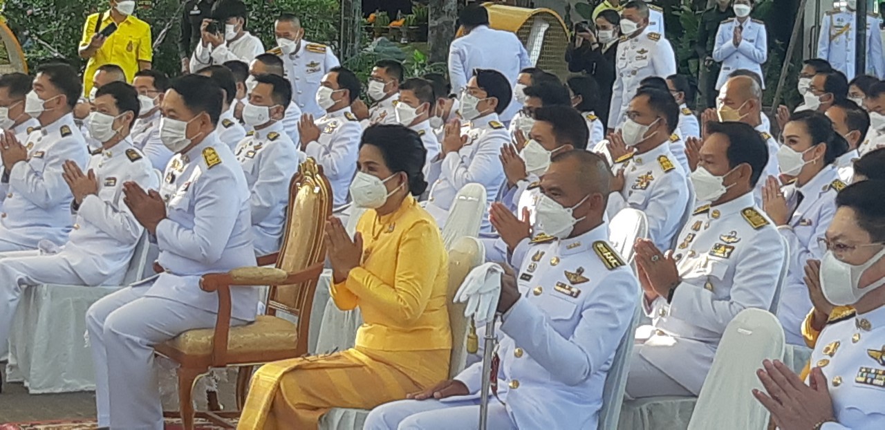 พช.ขอนแก่น : ร่วมพิธีทำบุญตักบาตรถวายพระราชกุศล เนื่องในวันคล้ายวันสวรรคตพระบาทสมเด็จพระบรมชนกาธิเบศรมหาภูมิพลอดุลยเดชมหาราช บรมนาถบพิตร 13 ตุลาคม 2565