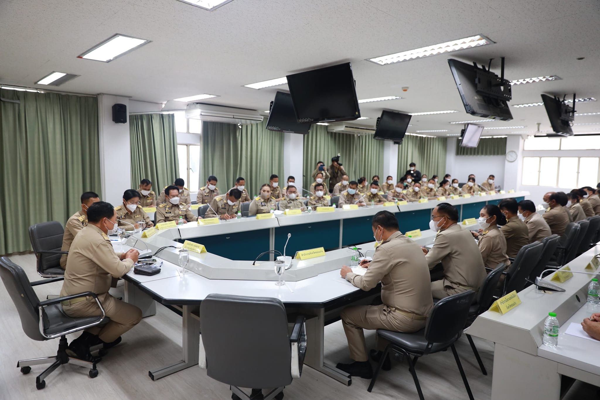 พช.ขอนแก่น : ร่วมประชุมรับมอบนโยบาย โดยผู้ว่าฯขอนแก่น (นายไกรสร กองฉลาด) ชูนโยบาย 3 ด้านคุณภาพชีวิตประชาชน ประสิทธิภาพการทำงาน และสร้างโอกาสเศรษฐกิจ