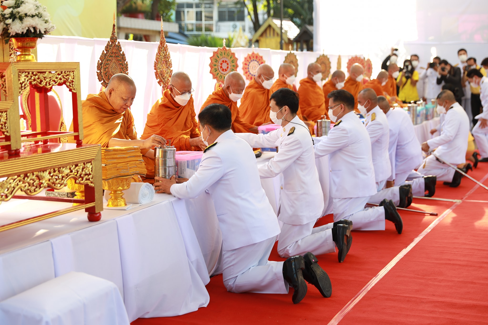 พช.ขอนแก่น : ร่วมพิธีทำบุญตักบาตรถวายพระราชกุศล เนื่องในวันคล้ายวันสวรรคตพระบาทสมเด็จพระบรมชนกาธิเบศรมหาภูมิพลอดุลยเดชมหาราช บรมนาถบพิตร 13 ตุลาคม 2565