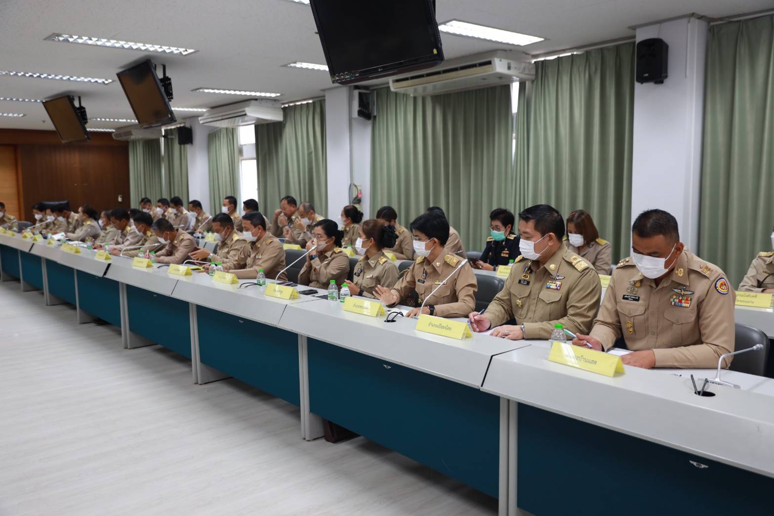 พช.ขอนแก่น : ร่วมประชุมรับมอบนโยบาย โดยผู้ว่าฯขอนแก่น (นายไกรสร กองฉลาด) ชูนโยบาย 3 ด้านคุณภาพชีวิตประชาชน ประสิทธิภาพการทำงาน และสร้างโอกาสเศรษฐกิจ