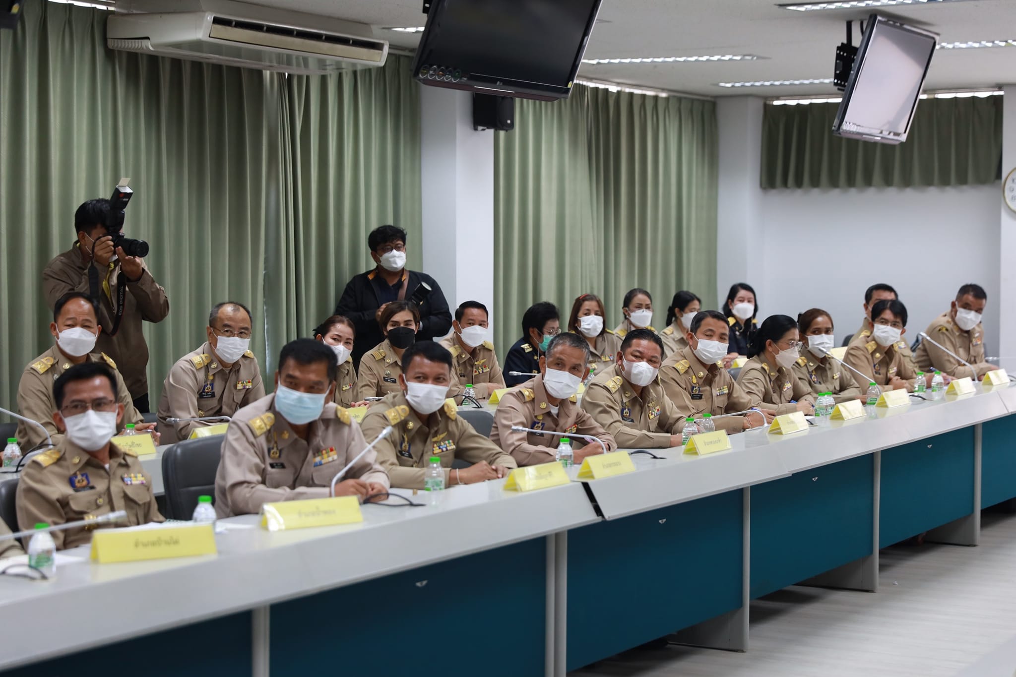 พช.ขอนแก่น : ร่วมประชุมรับมอบนโยบาย โดยผู้ว่าฯขอนแก่น (นายไกรสร กองฉลาด) ชูนโยบาย 3 ด้านคุณภาพชีวิตประชาชน ประสิทธิภาพการทำงาน และสร้างโอกาสเศรษฐกิจ