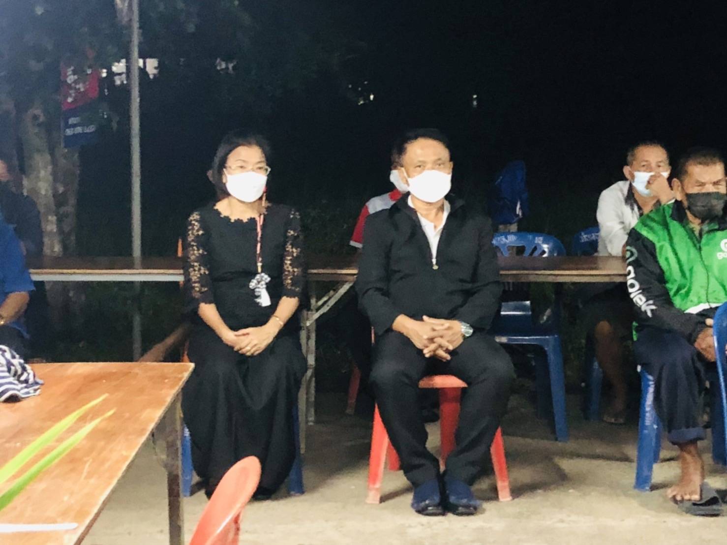 พช.ขอนแก่น : เป็นเจ้าภาพสวดพระอภิธรรมศพคุณพ่อไมล์ อนุสุเรนทร์ บิดา นางสาวนกยูง อนุสุเรนทร์ นักวิชาการพัฒนาชุมชนชำนาญการ  สำนักงานพัฒนาชุมชนอำเภอเปือยน้อย