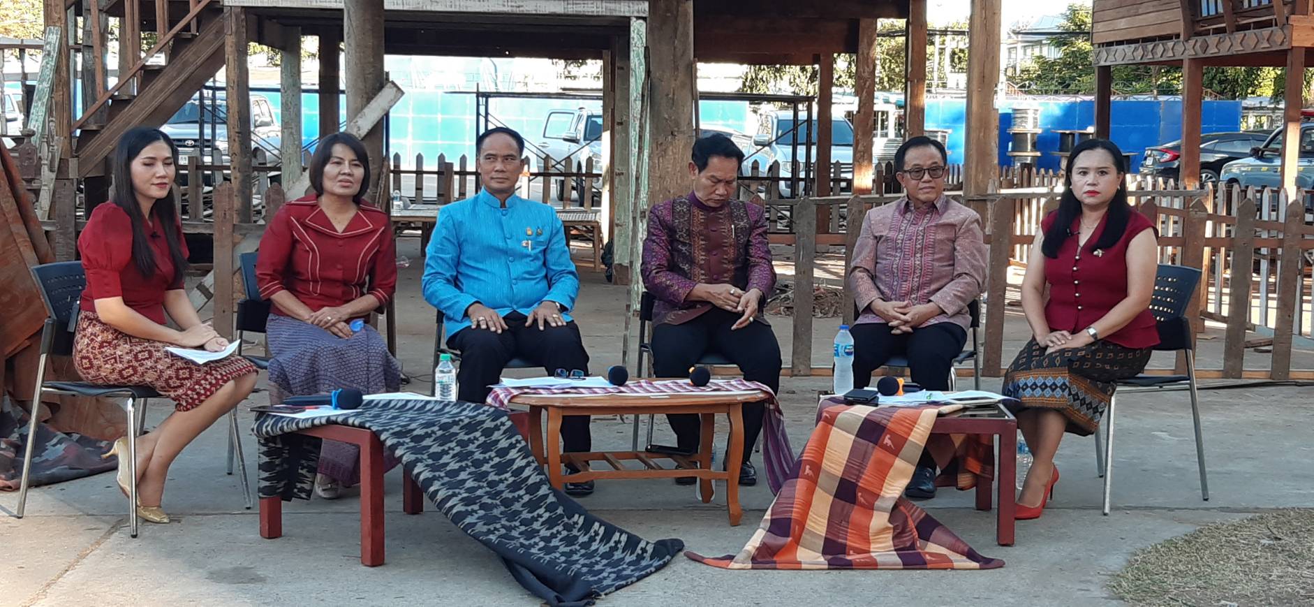 จังหวัดขอนแก่น : ร่วมถ่ายทำรายการ “เล่าเรื่องเมืองขอนแก่น” ประเด็น การจัดงานเทศกาลไหมนานาชาติ ประเพณีผูกเสี่ยว งานกาชาดจังหวัดขอนแก่น และงานขอนแก่นซอฟต์พาวเวอร์ ประจำปี 2565 เพื่อเผยแพร่ทาง Facebook Live เพจ คนพันธุ์แชร์ สวท.ขอนแก่น และทางวิทยุ สวท.ขอนแก่น FM 99.50 MHz