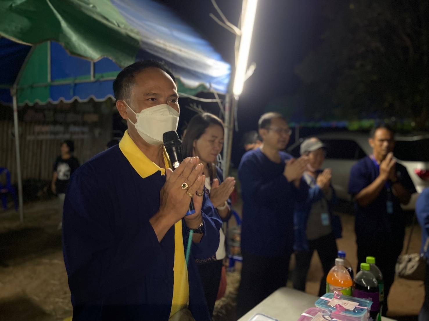 พช.ขอนแก่น : พัฒนาการจังหวัดขอนแก่น เยี่ยมให้กำลังใจผู้เข้ารับการฝึกอบรมโครงการพัฒนาหมู่บ้านเศรษฐกิจพอเพียง กิจกรรมย่อยที่ 1 กิจกรรมที่ 1 สร้างและพัฒนากลไกขับเคลื่อนในระดับพื้นที่ กิจกรรมที่ 1.1 อบรมแกนนำขับเคลื่อนหมู่บ้านเศรษฐกิจพอเพียง ซึ่งเป็นการฝึกอบรมวันที่ 4