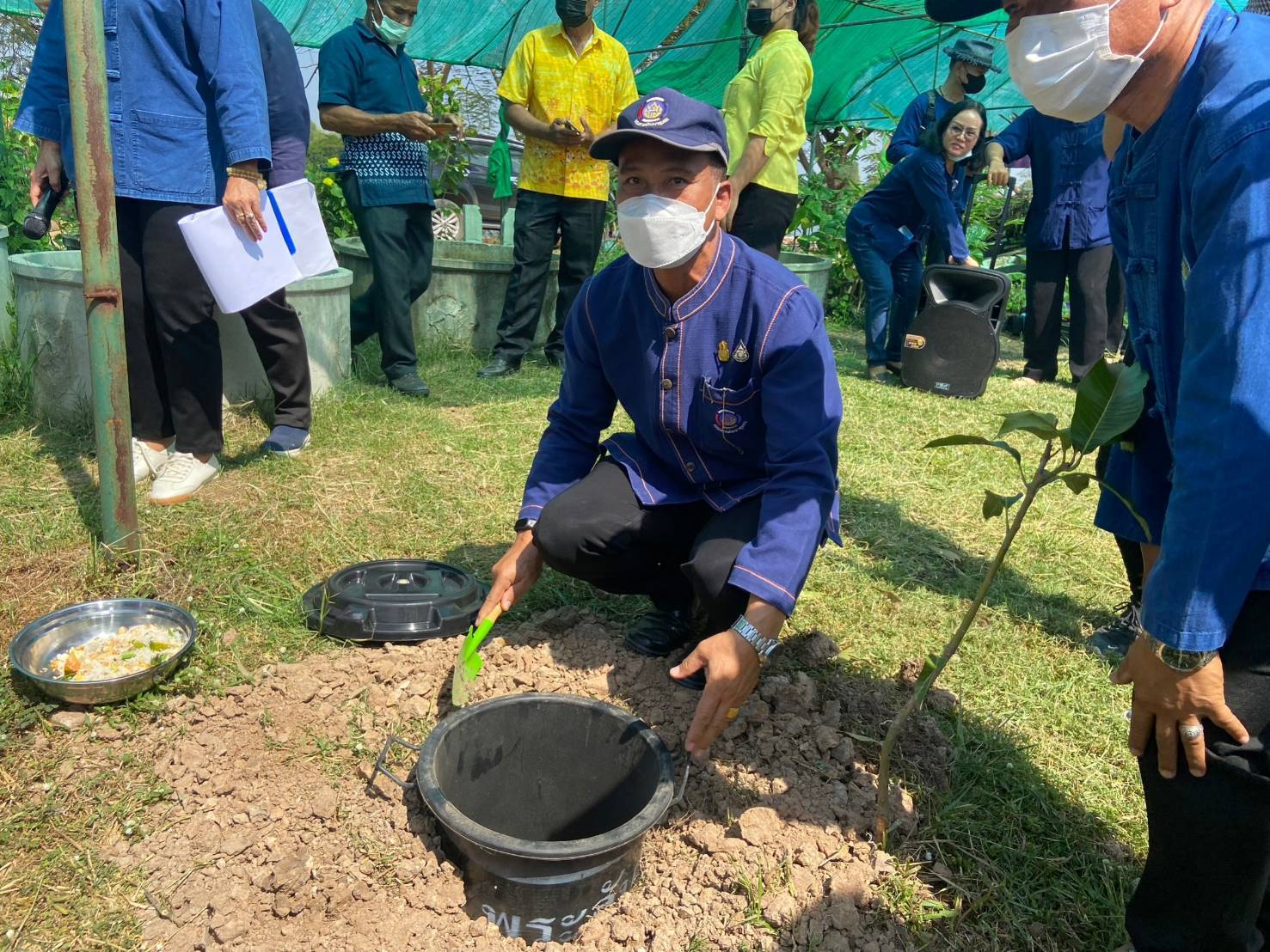 จังหวัดขอนแก่น : เดินหน้าสร้างความมั่นคงทางอาหารน้อมนำแนวพระราชดำริของสมเด็จพระกนิษฐาธิราชเจ้า กรมสมเด็จพระเทพรัตนราชสุดา ฯ สยามบรมราชกุมารี พร้อม Kick off ปฏิบัติการ 45 วัน ปลูกผักสวนครัว รณรงค์ปลูกพืชผักสมุนไพร ต้านภัย COVID – 19 พร้อมกัน 26 อำเภอ ควบคู่กับการจัดทำถังขยะเปียกลดโลกร้อน