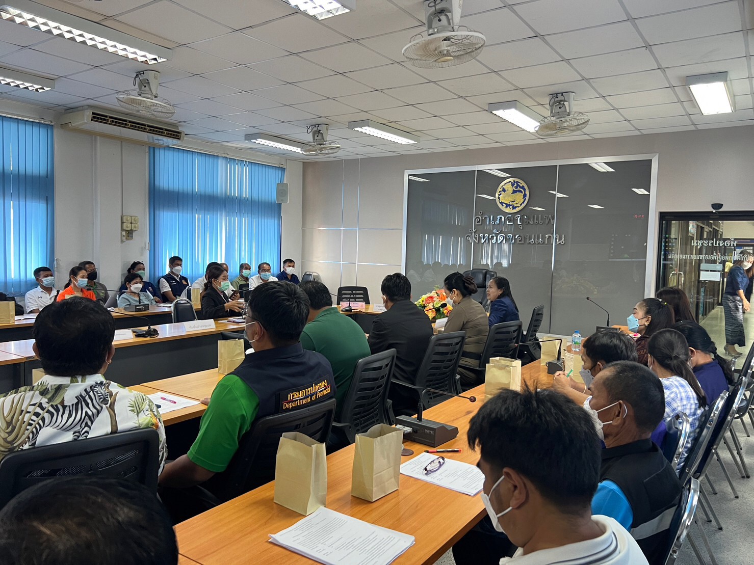 พช.ขอนแก่น : ร่วมประชุมเตรียมความพร้อมการฝึกปฏิบัติงานภาคสนาม ตามโครงการพัฒนาข้าราชการที่อยู่ระหว่างทดลองปฏิบัติหน้าที่ราชการหลักสูตรพัฒนากรก่อนประจำการ รุ่นที่ 121